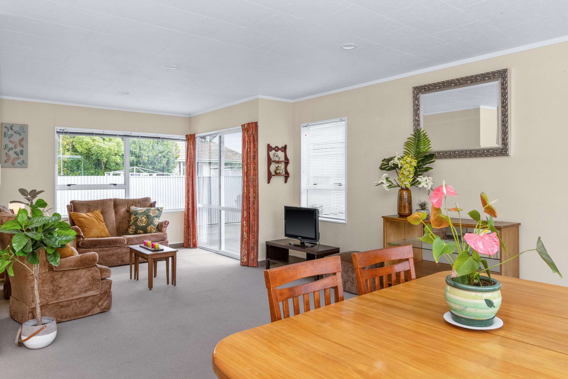 2/64 Riverbend Road photo 8