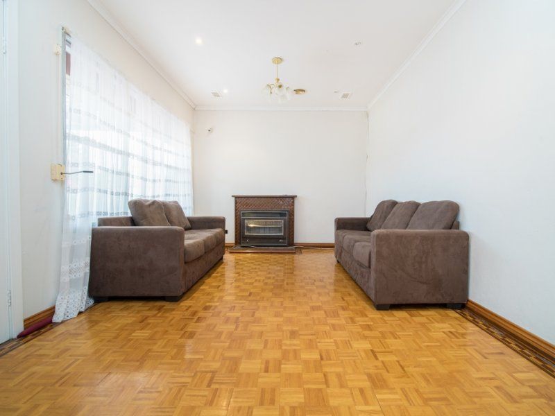 48 Emu Parade, Jacana, VIC 3047