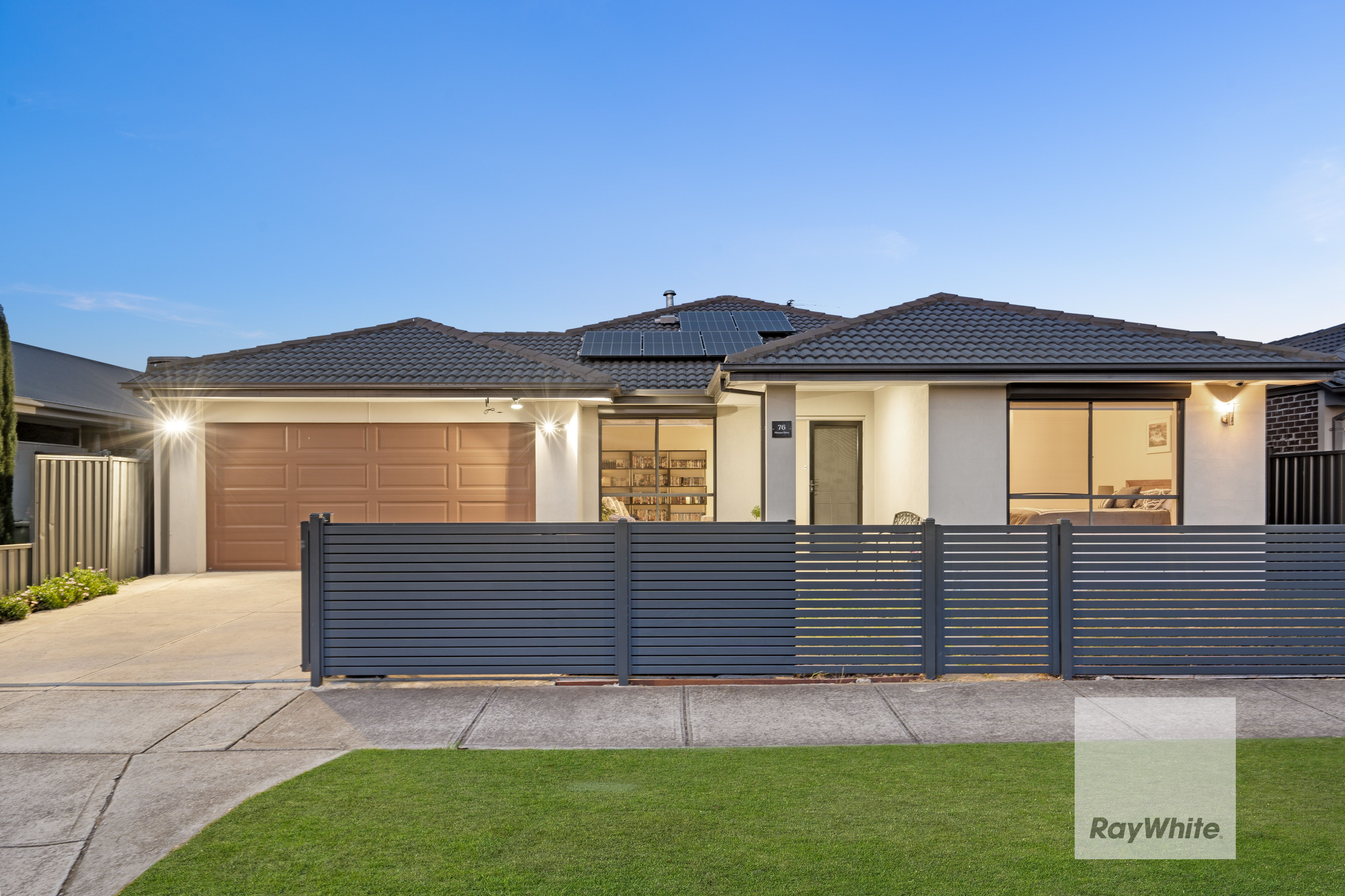 76 Pioneer Drive, Deer Park VIC 3023