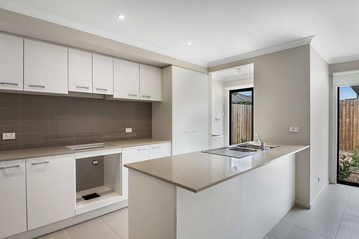 2/527 Rubus Drive, Wallan, VIC 3756