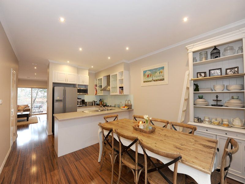 11 Watling Grove, Ferntree Gully, VIC 3156