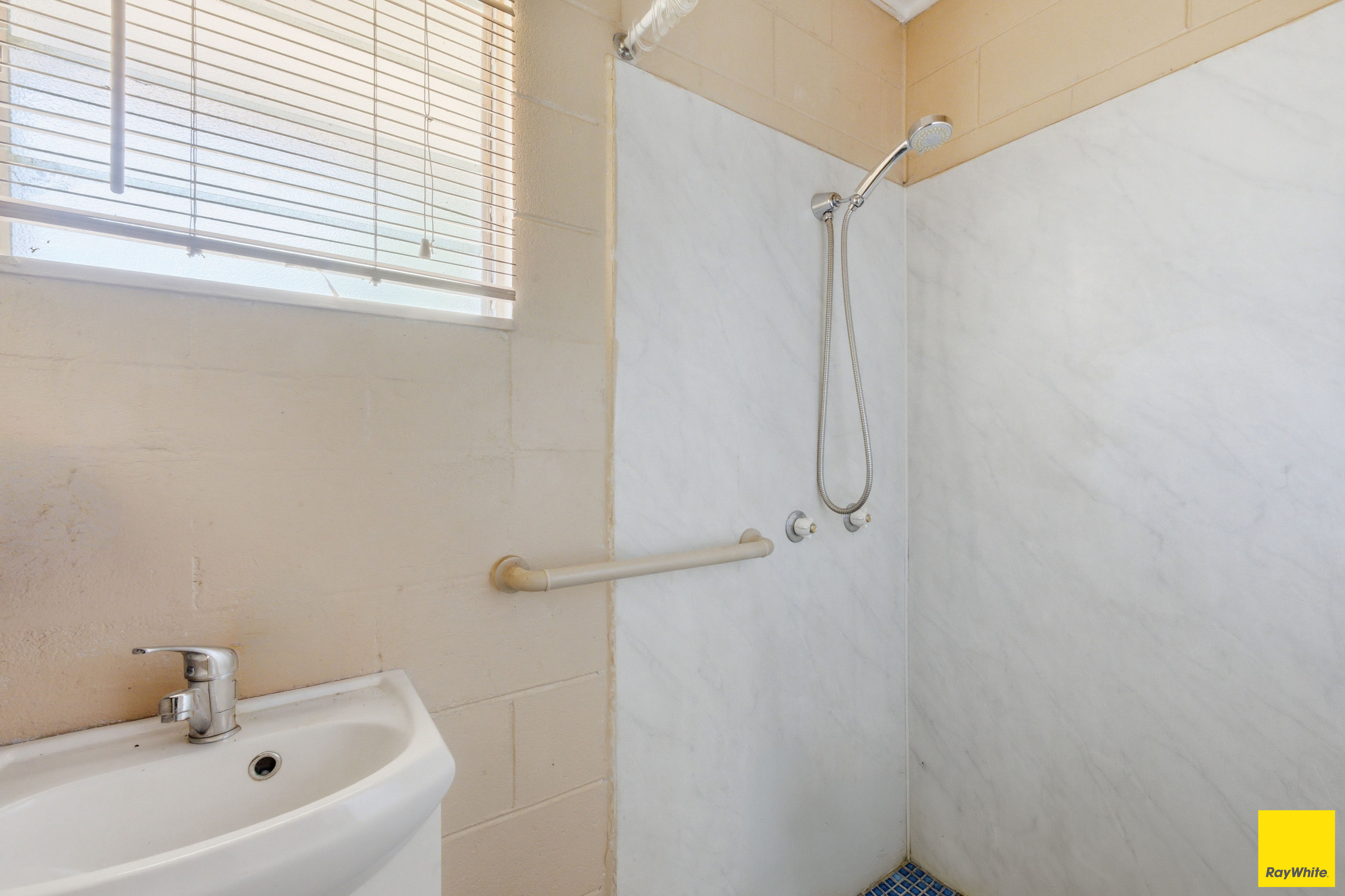 8/6806 Mulligan Highway — photo 15 of 25