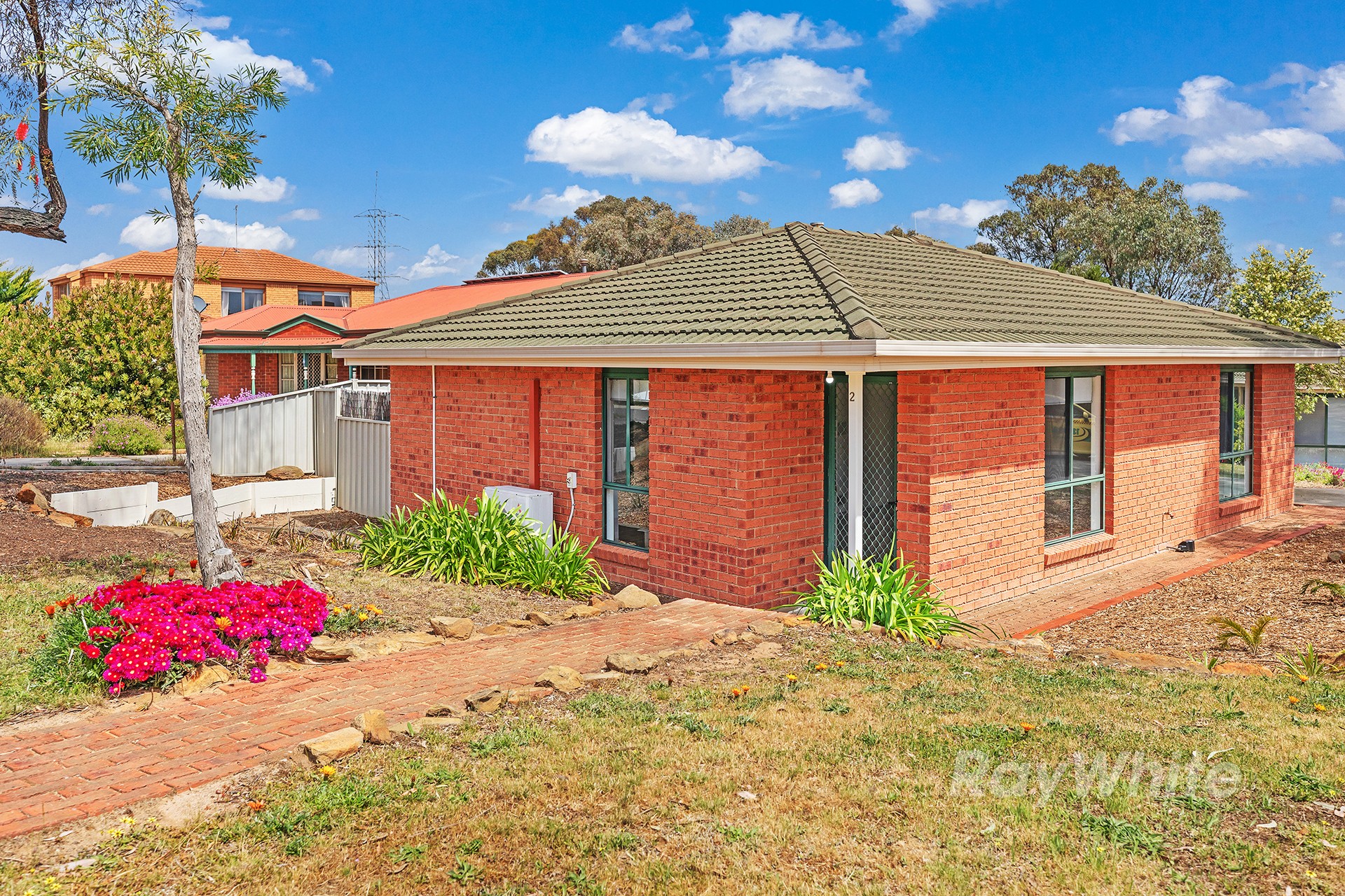 2/14 Sherwood Drive, Flora Hill, VIC 3550