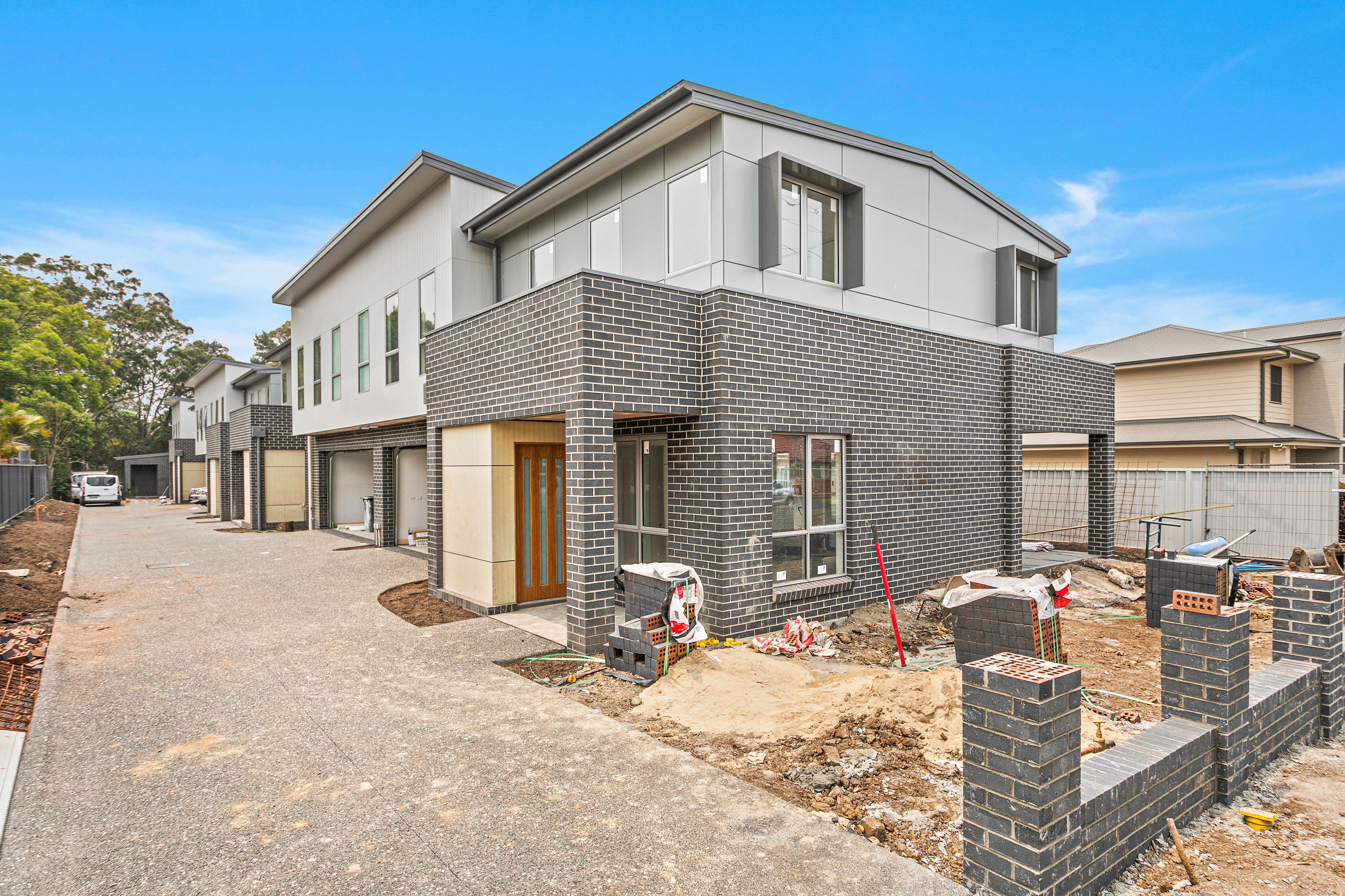 24 Greenacre Road, Wollongong NSW 2500