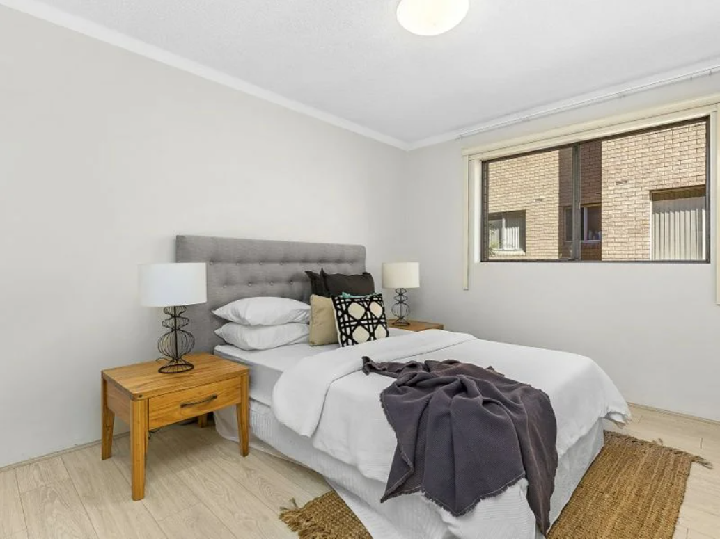 4/520 New Canterbury Road — photo 3 of 5