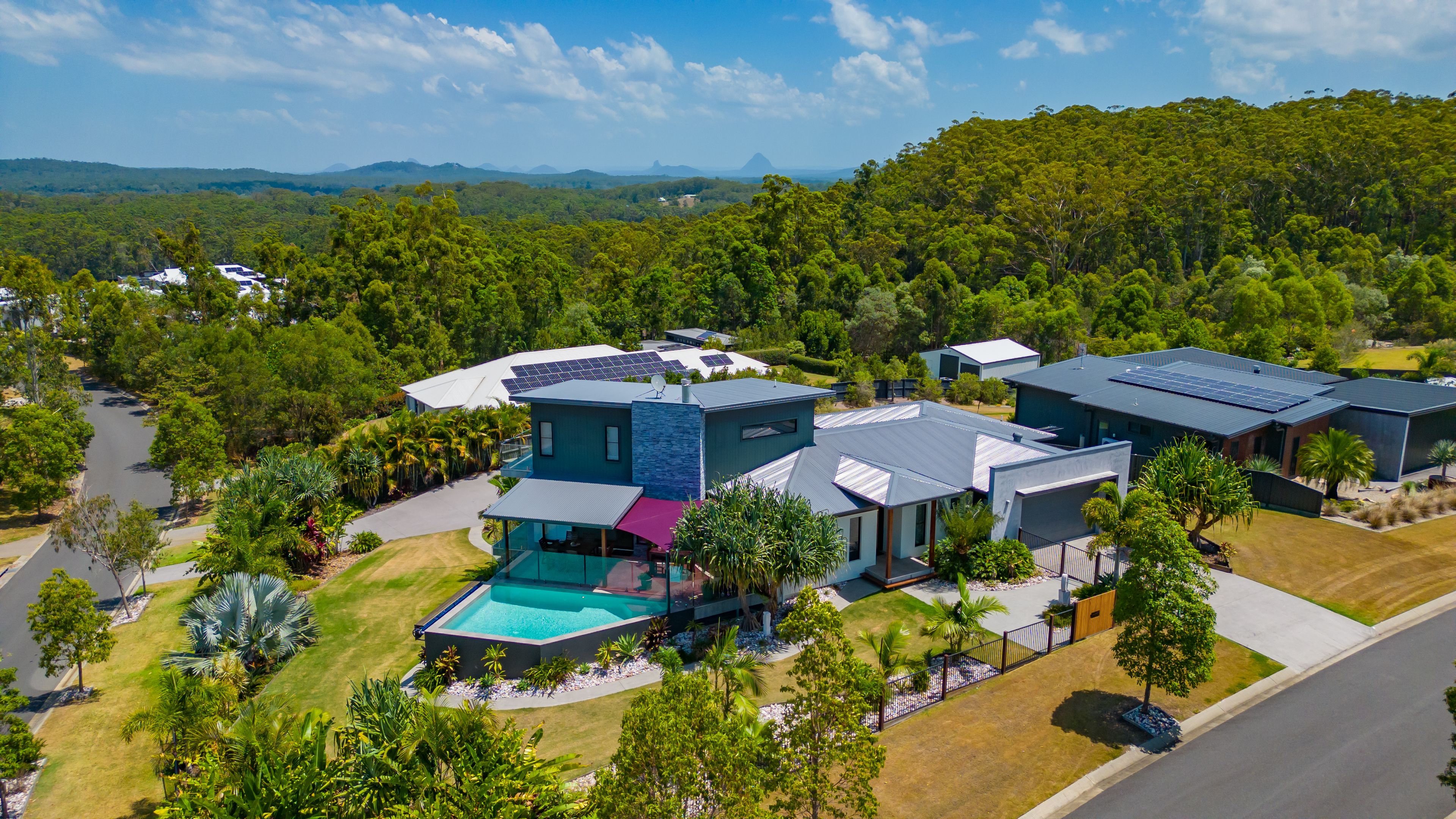 1 Kingfisher Crescent, Palmview QLD 4553