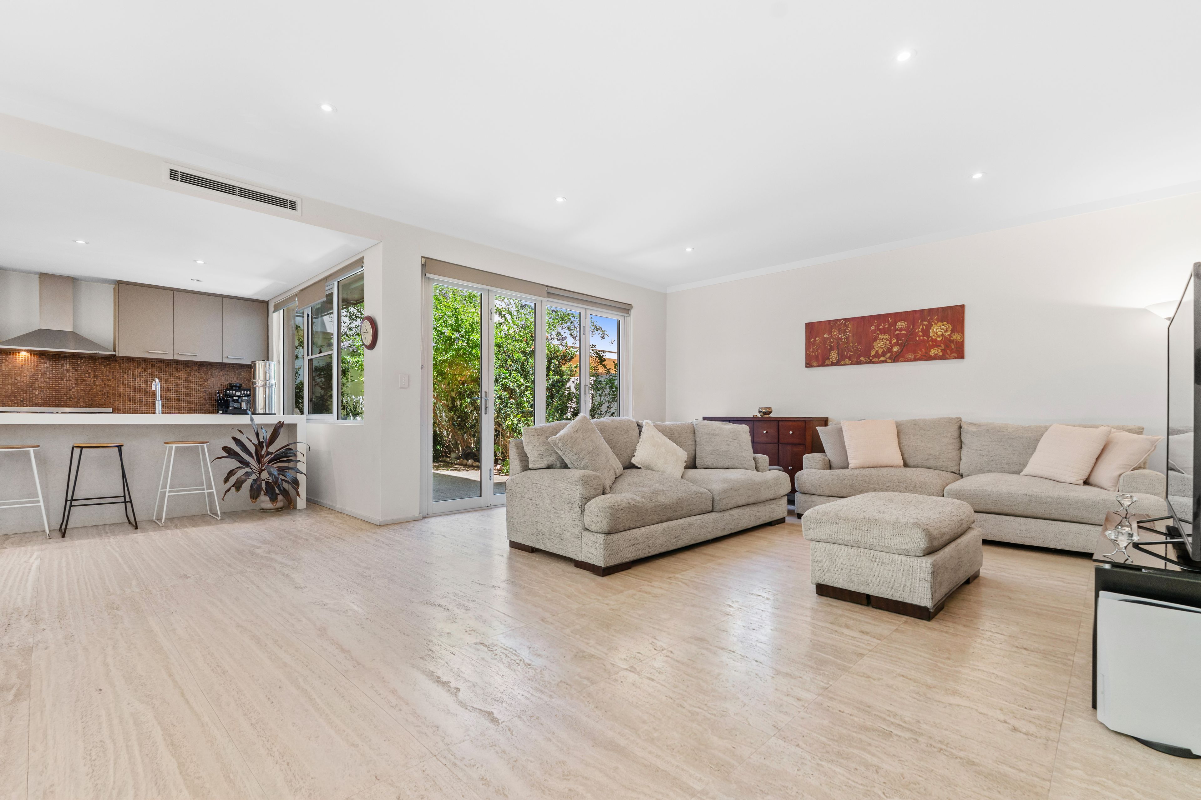 17 Pimlico Place — photo 6 of 24
