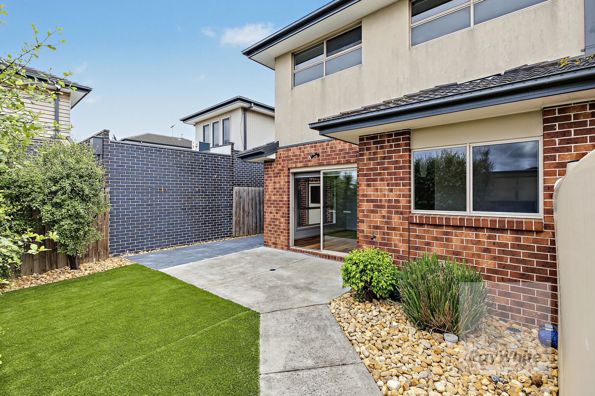 10 Erskine Way — photo 16 of 17