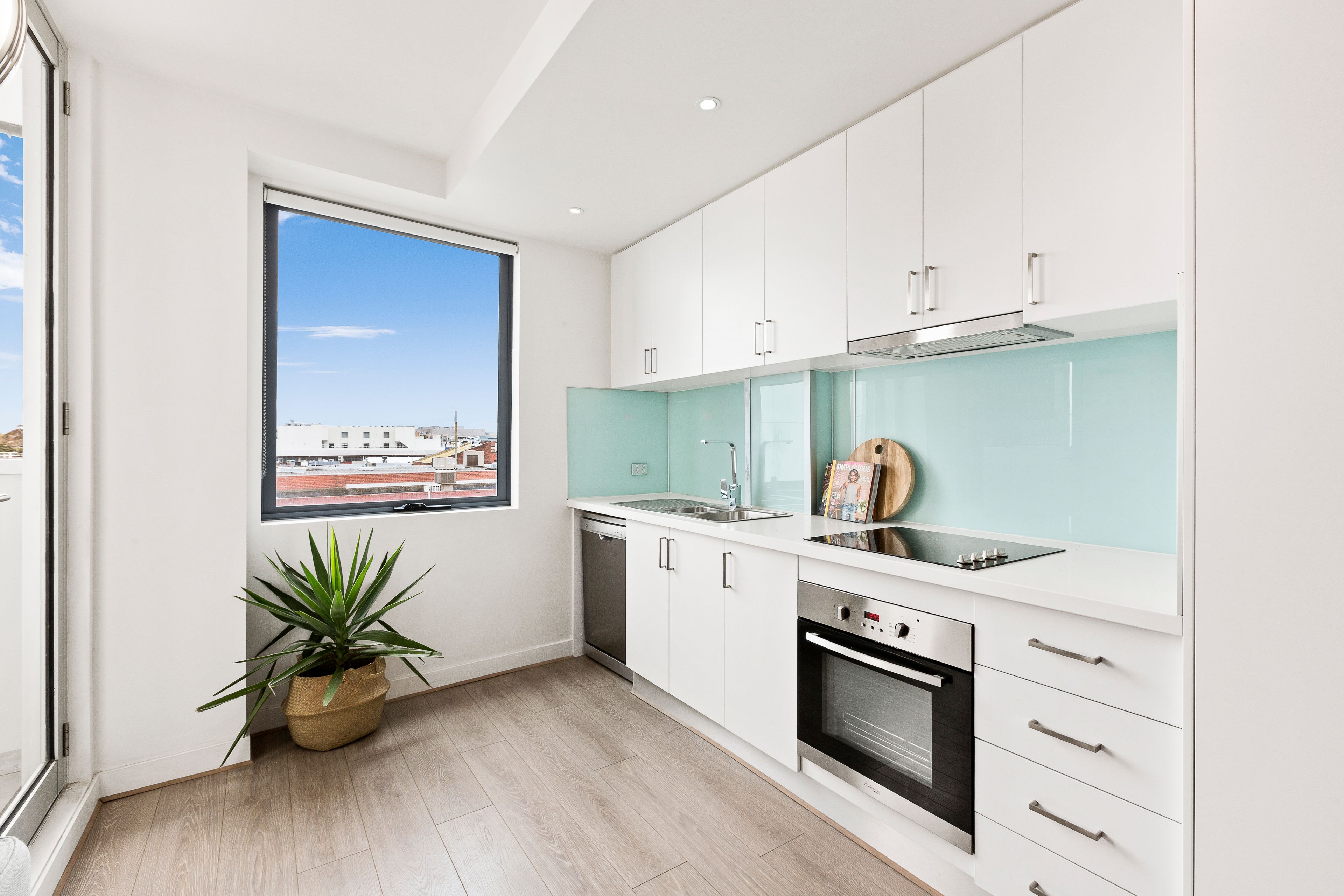 8/284 Neerim Road, Carnegie, VIC 3163