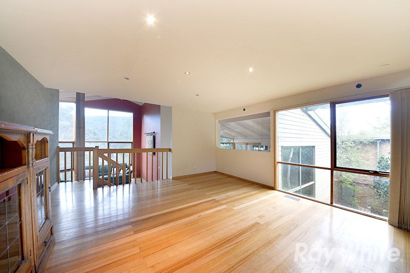 16 Grandview Crescent, Upper Ferntree Gully, VIC 3156