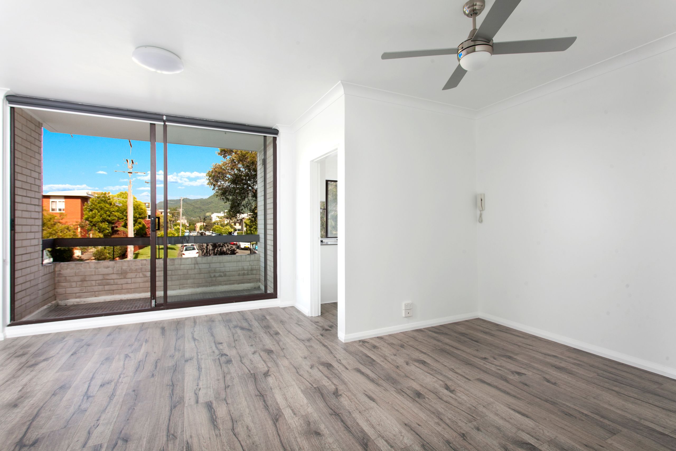 2/4 Pleasant Avenue, North Wollongong, NSW 2500