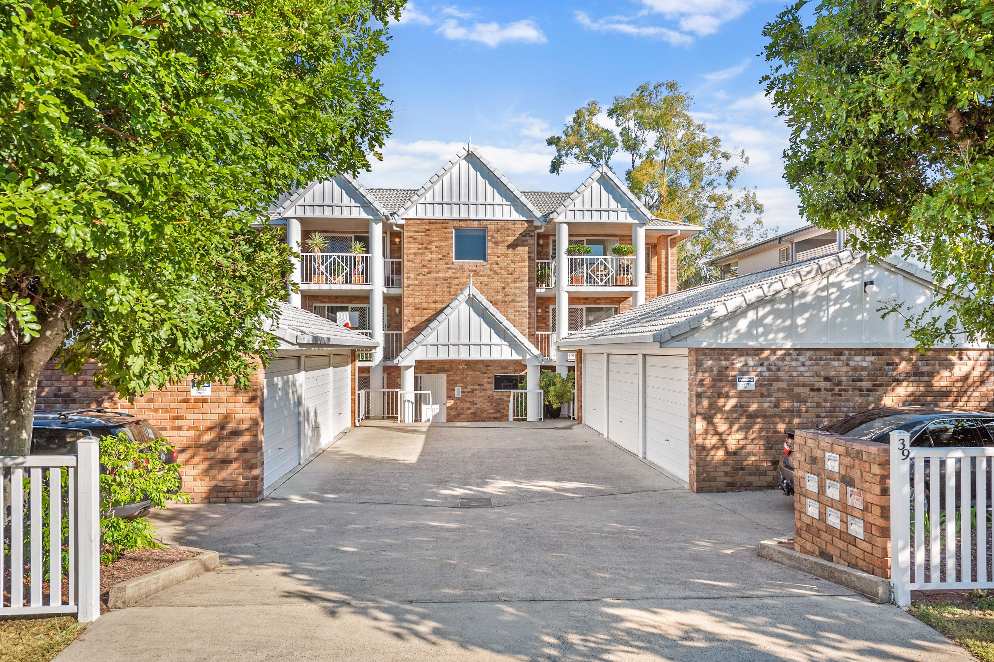 39 Belgrave Street, Balmoral QLD 4171