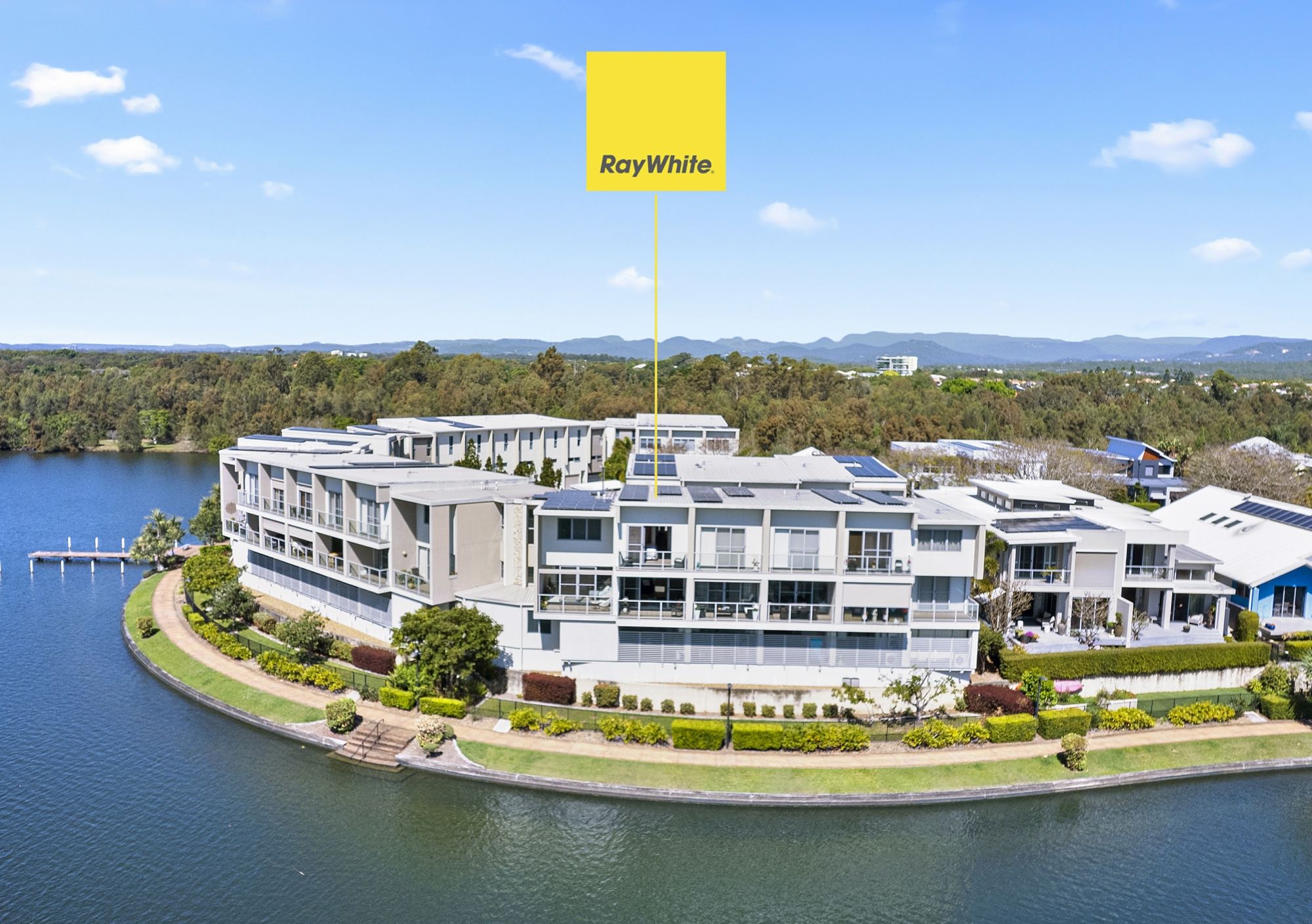 5036 Emerald Island Drive, Carrara QLD 4211