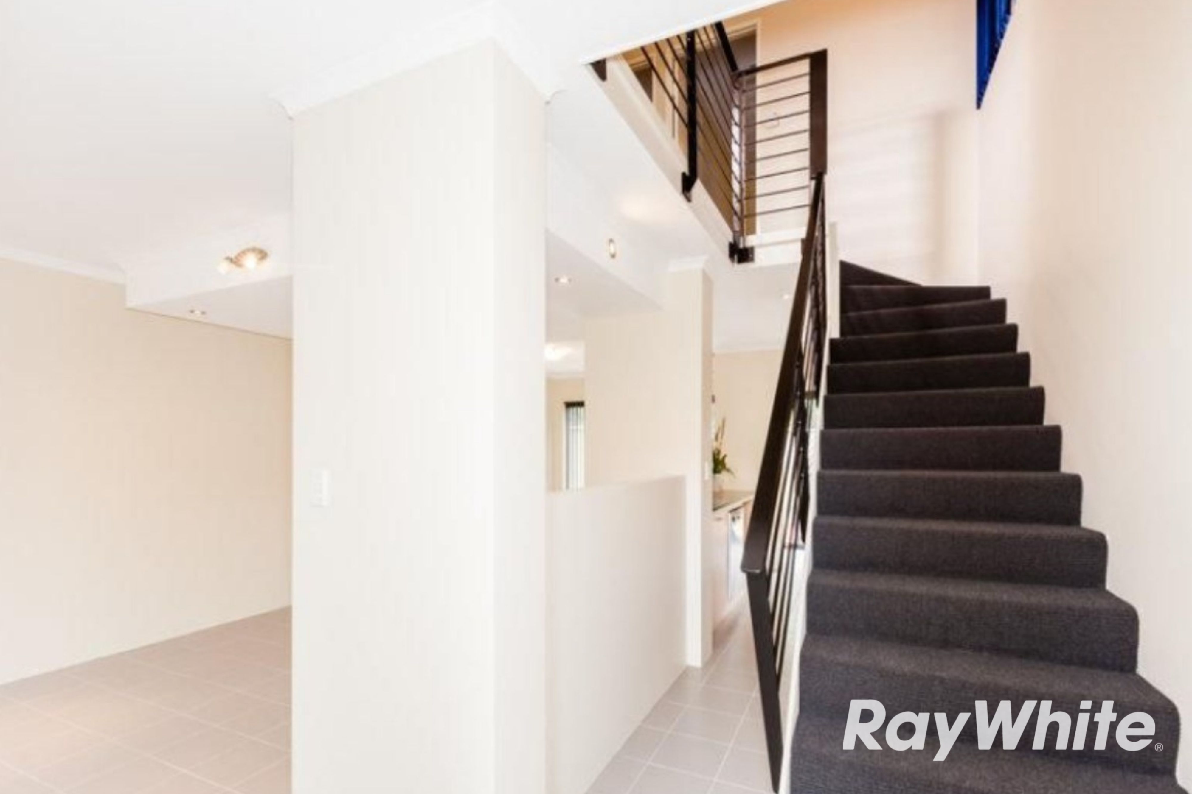 41/1 Mariners Cove Drive — photo 4 of 11