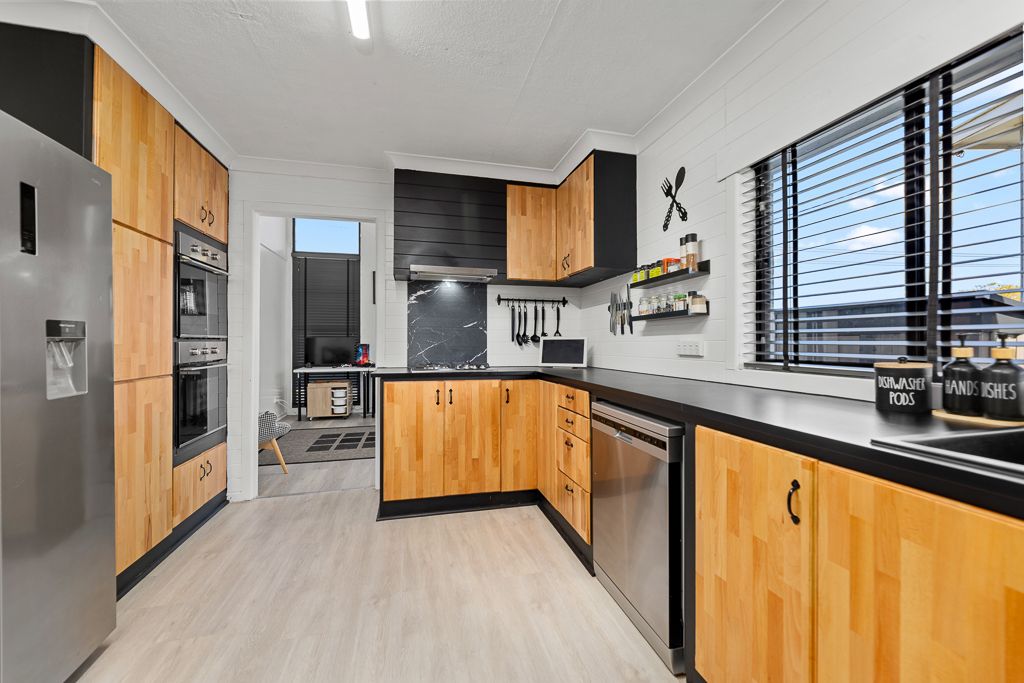 107 Kennedy Street — photo 3 of 24
