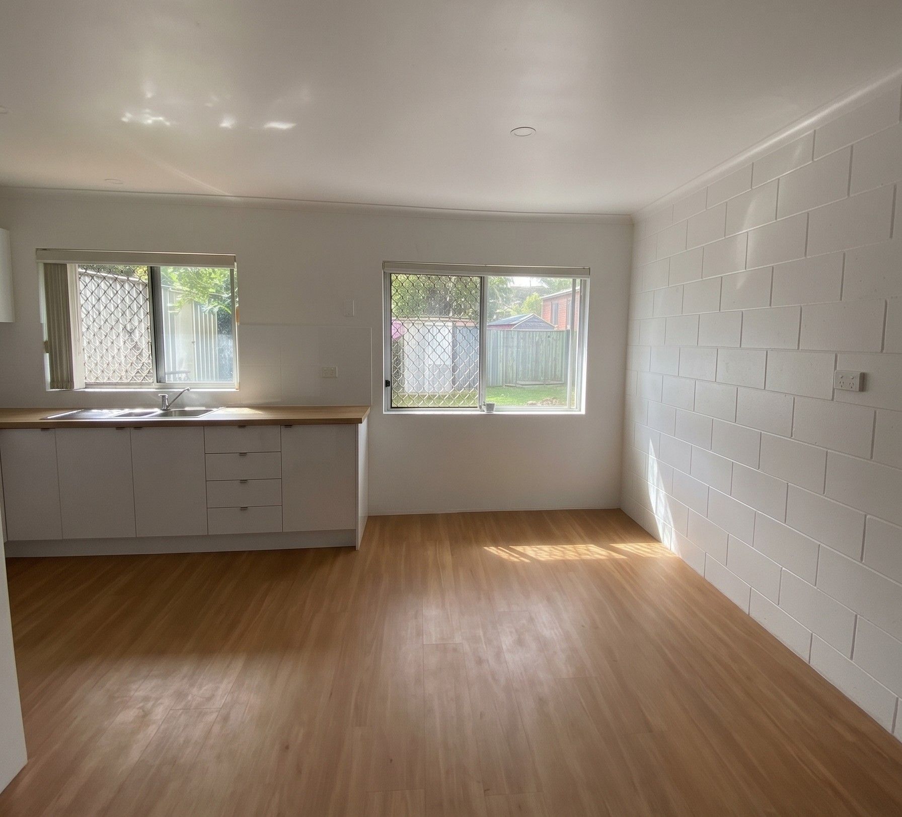 Unit 2/21 Johns Parade — photo 4 of 11
