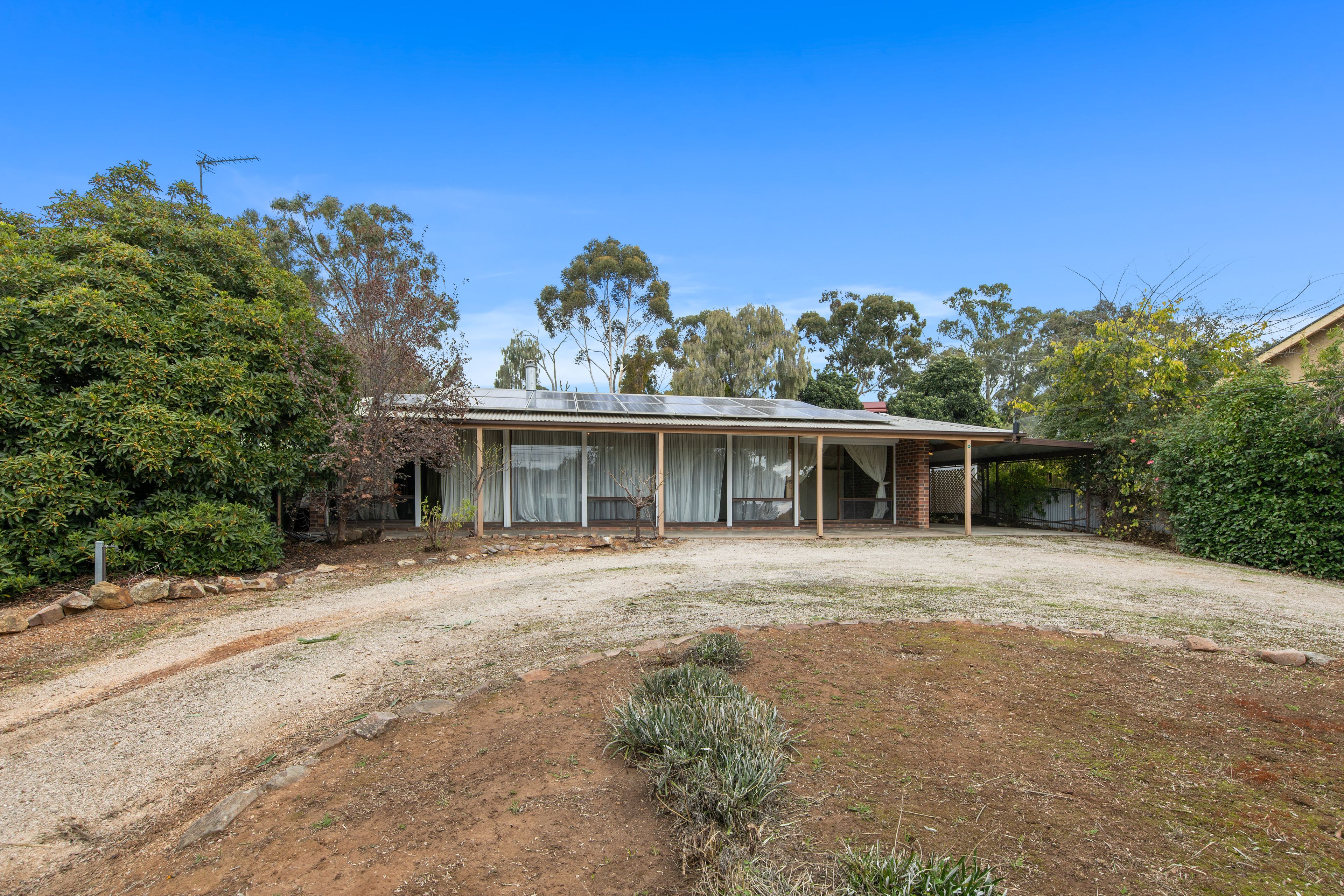14 Blyth Road, Clare SA 5453
