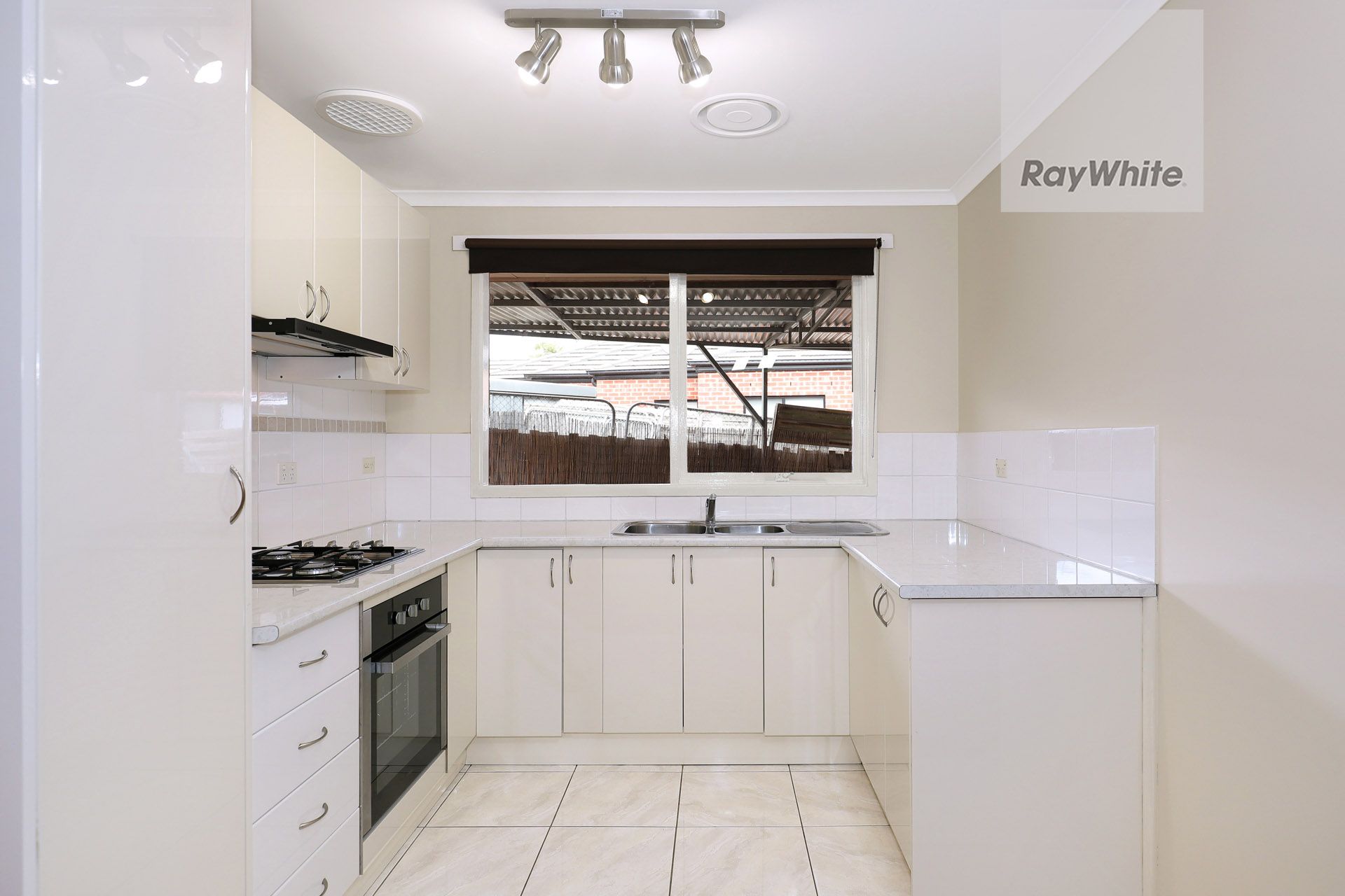 199 Erinbank Crescent, Attwood, VIC 3049