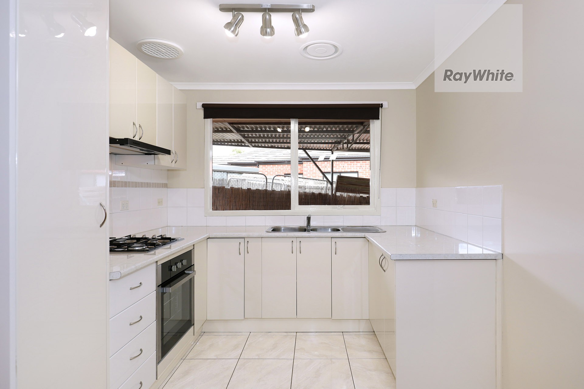 199 Erinbank Crescent, Attwood, VIC 3049