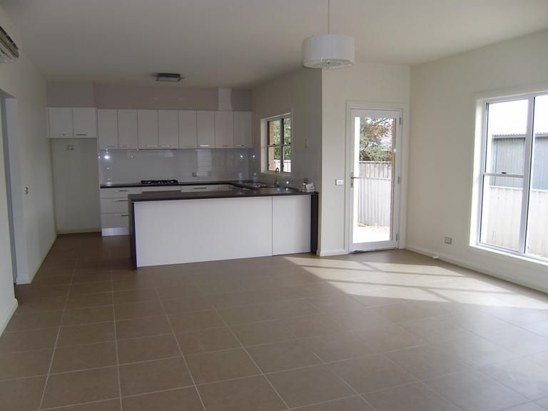 2/108 Neale Street, Flora Hill, VIC 3550