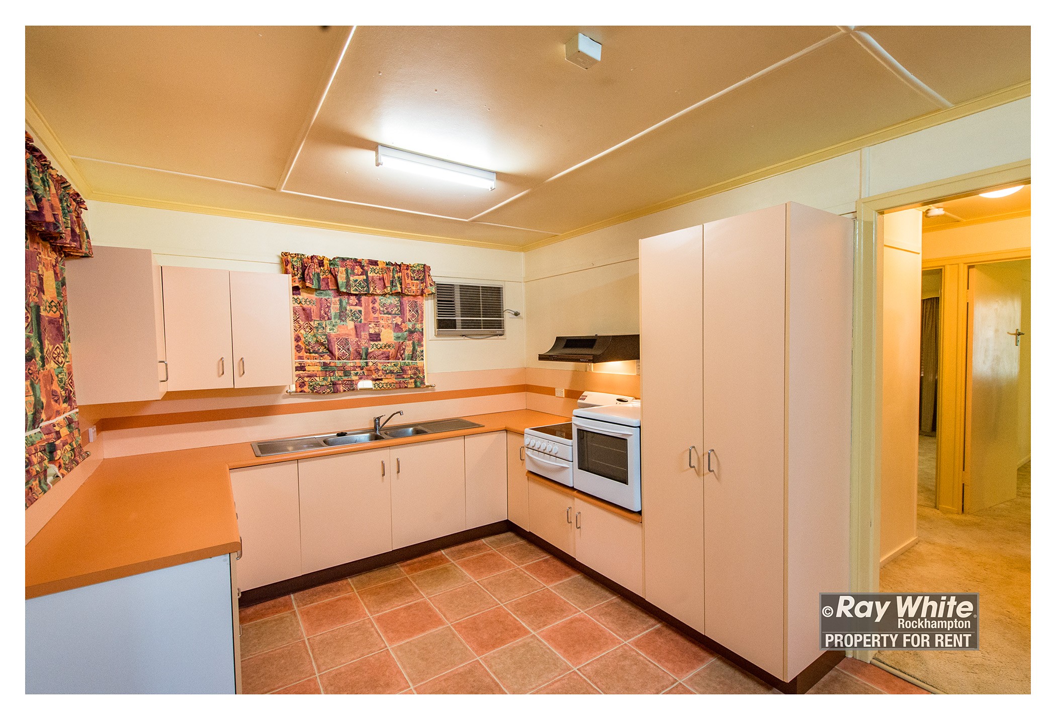 79 Main Street, Park Avenue, QLD 4701