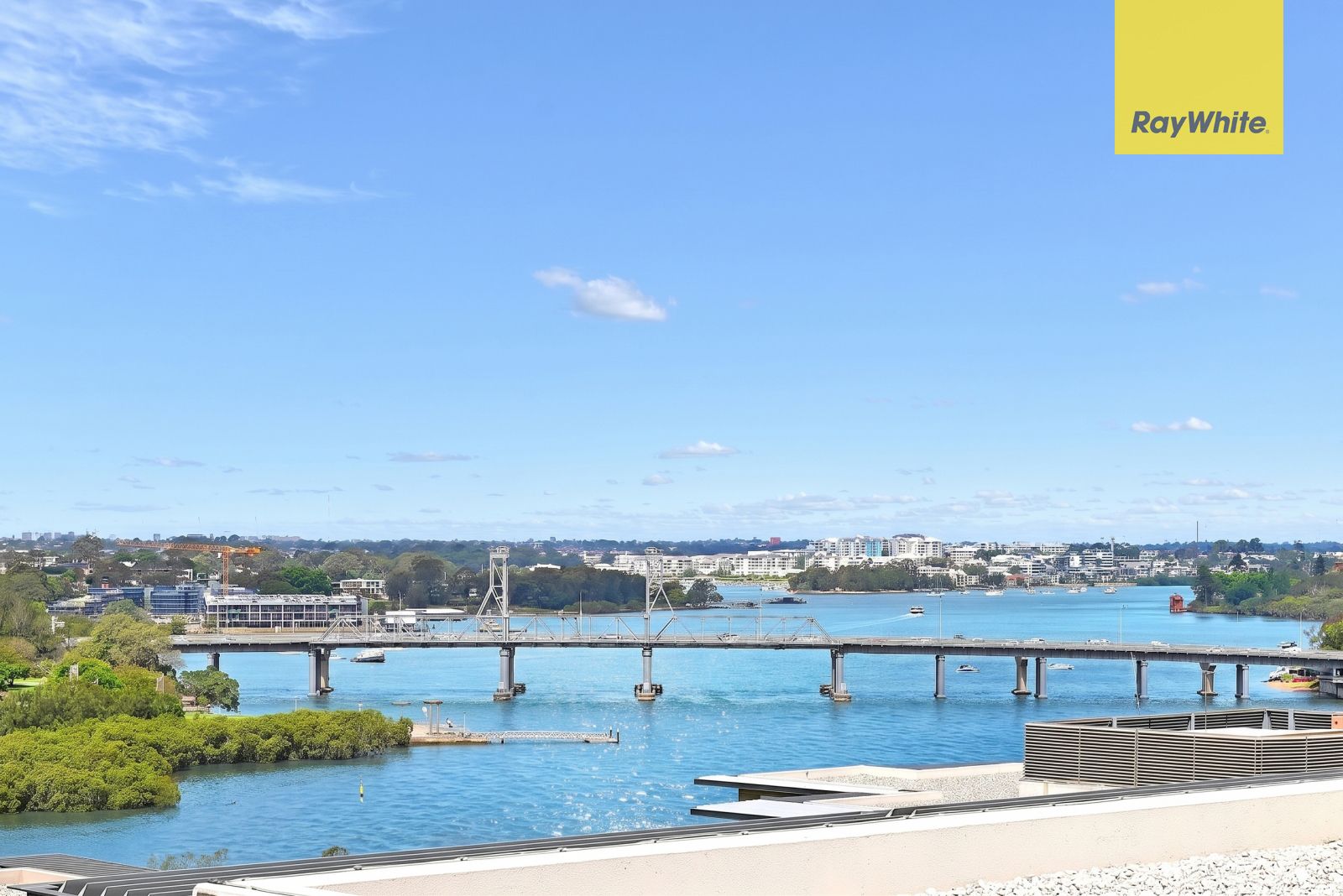 18/11 Bay Drive — photo 5 of 13