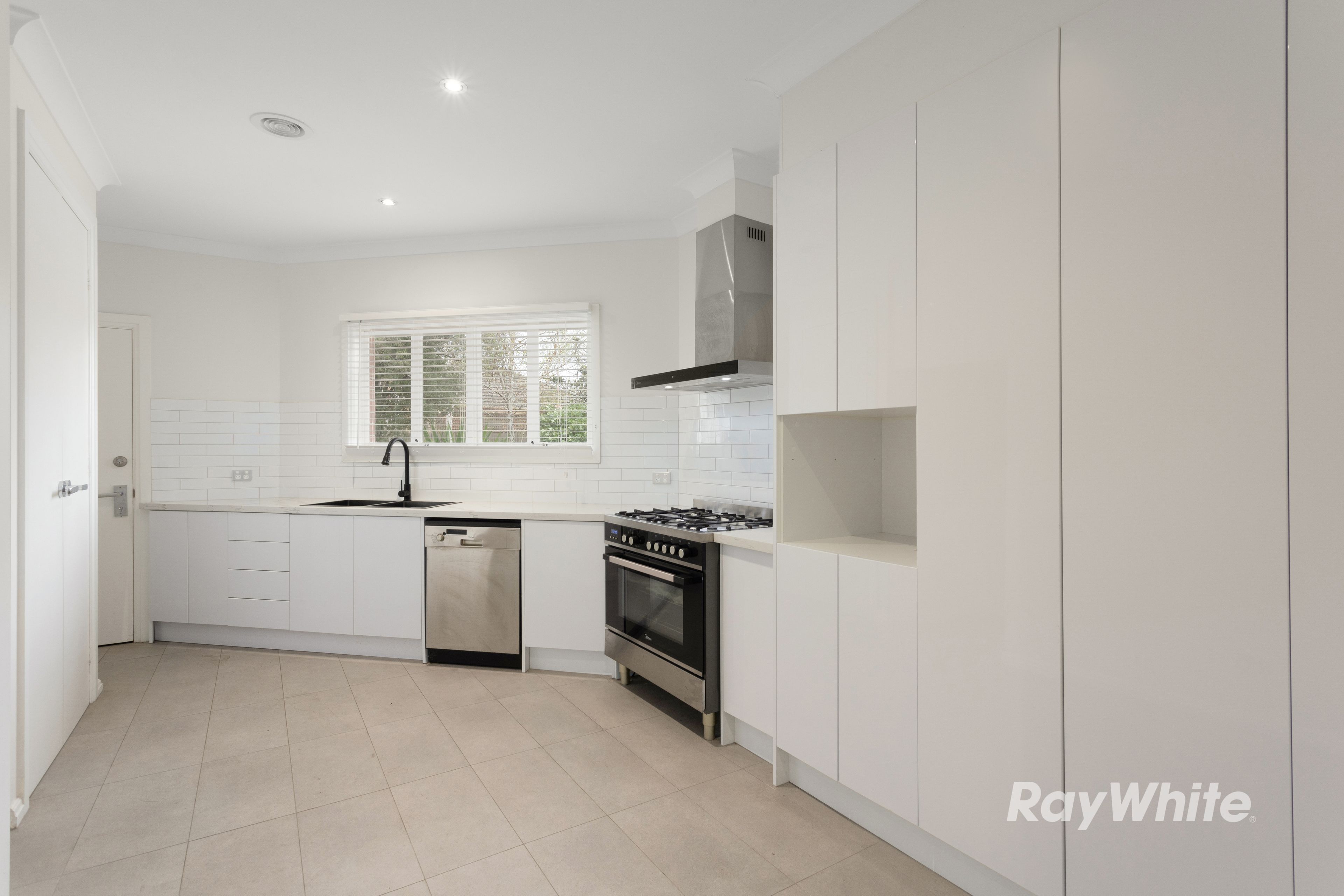2/67 Shepparson Avenue, Carnegie, VIC 3163
