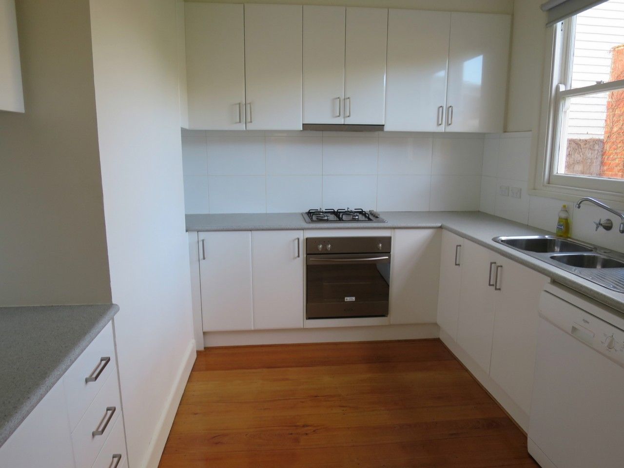 16 Darling Street, Hughesdale, VIC 3166