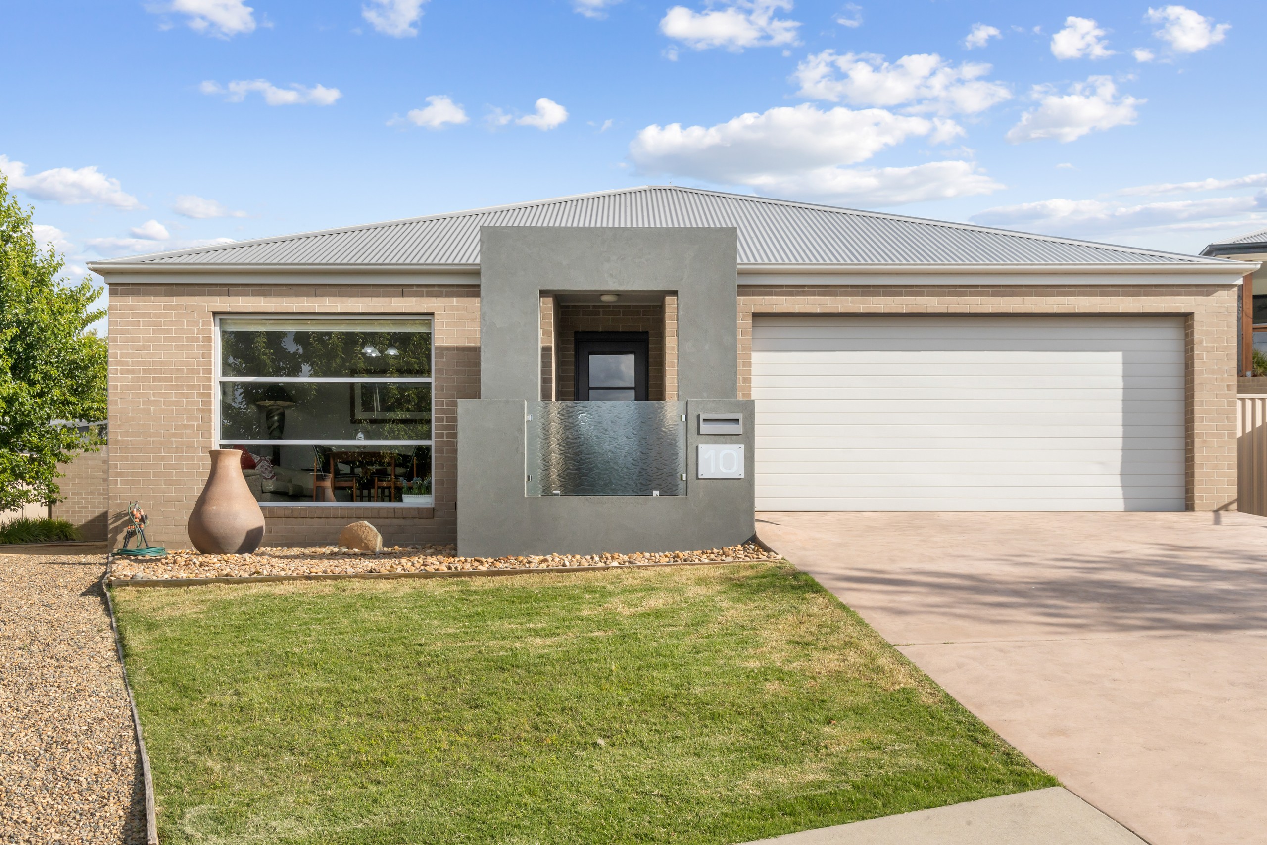 10 Hatton Drive, Yass, NSW 2582