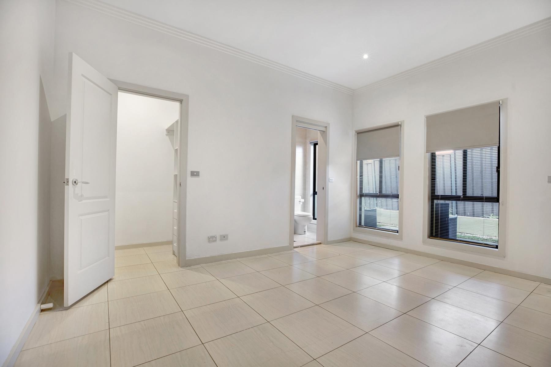 1/111a Melbourne Street, Oxley Park, NSW 2760