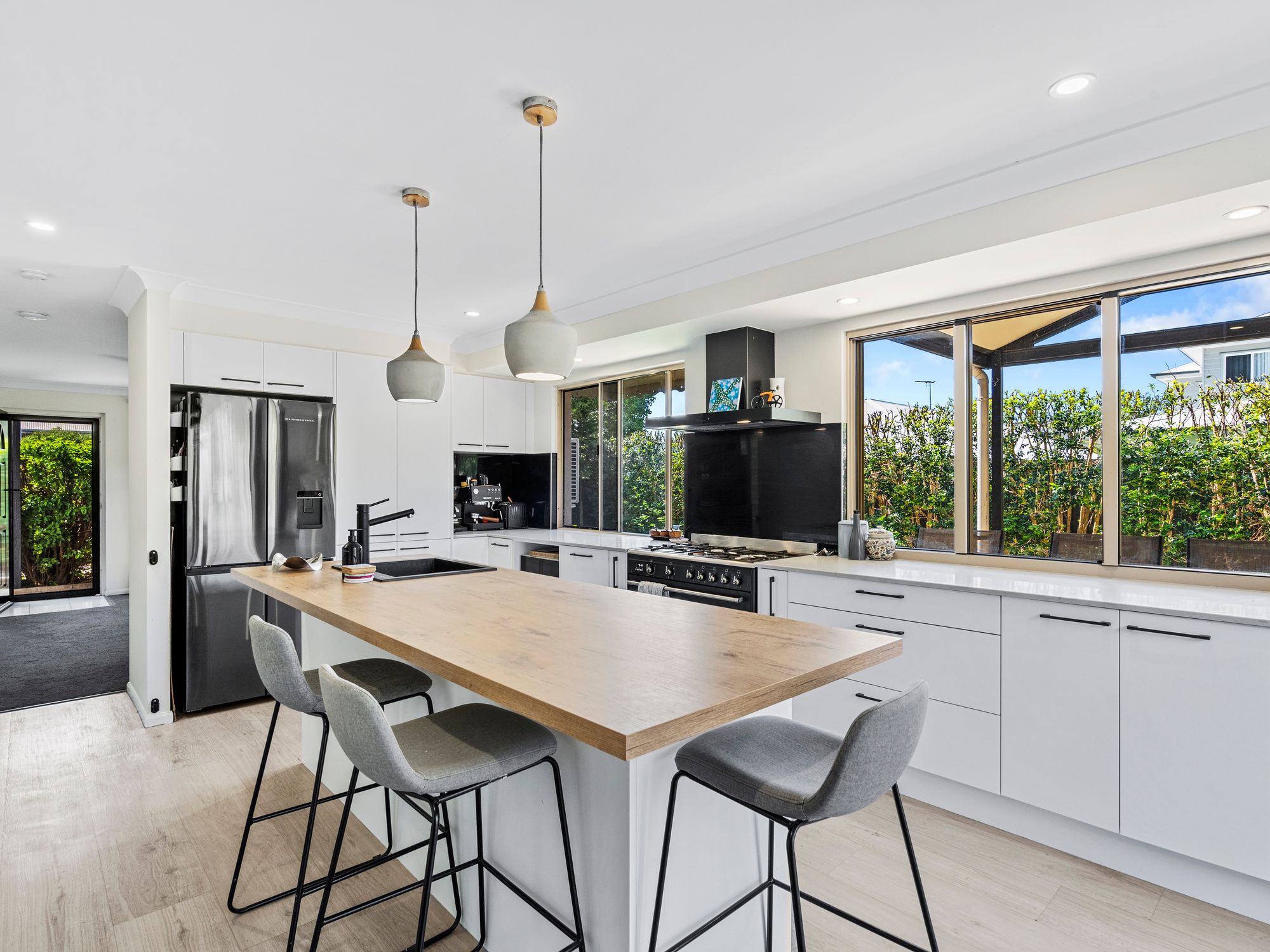 51 Hilltop Avenue, Chermside QLD 4032
