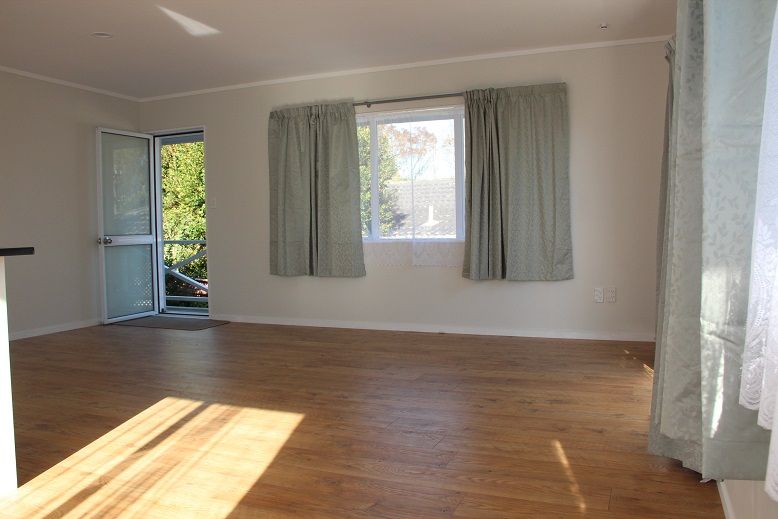 19a Pax Avenue, Forrest Hill, North Shore City
