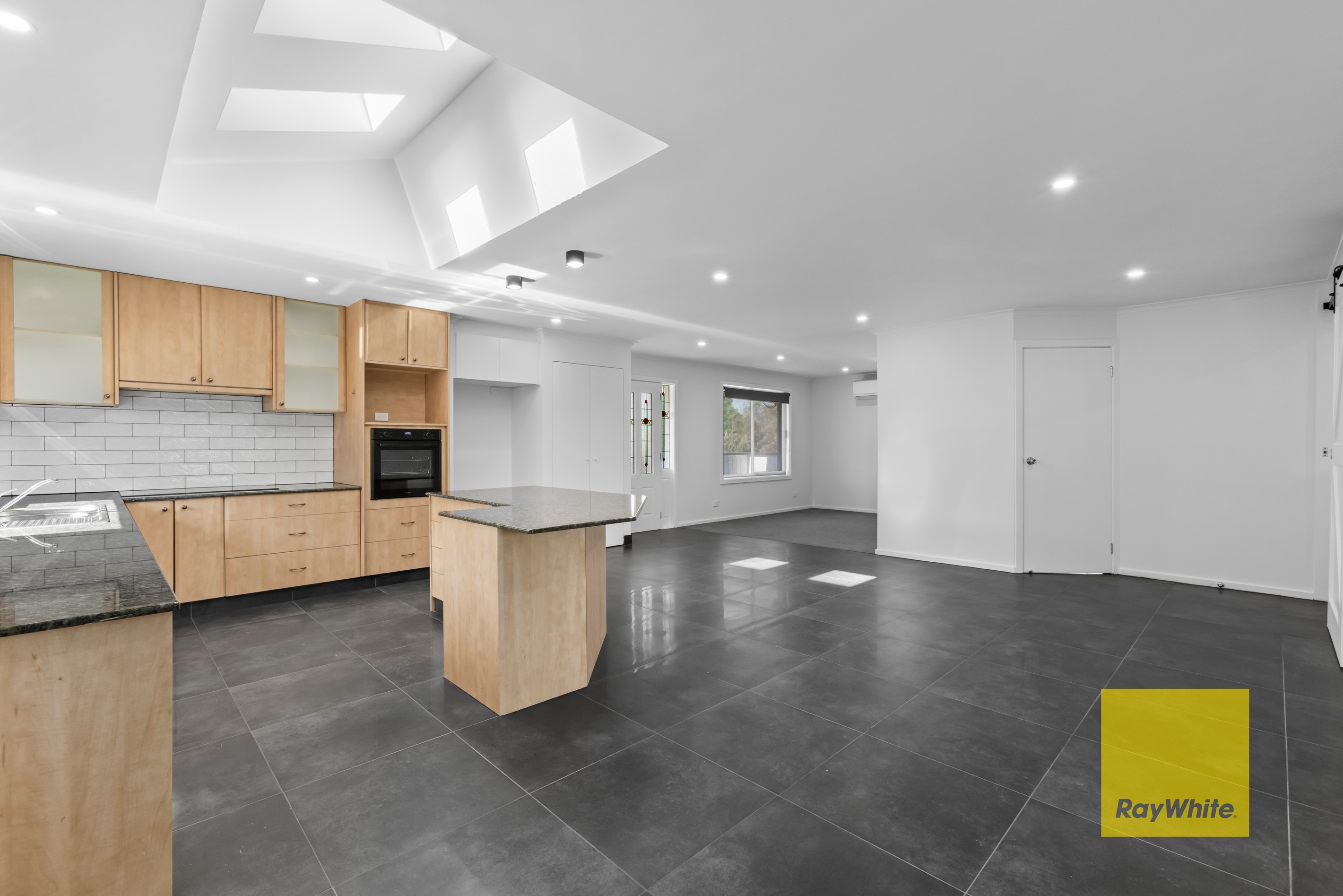 11 Griffith Street, Grovedale, VIC 3216