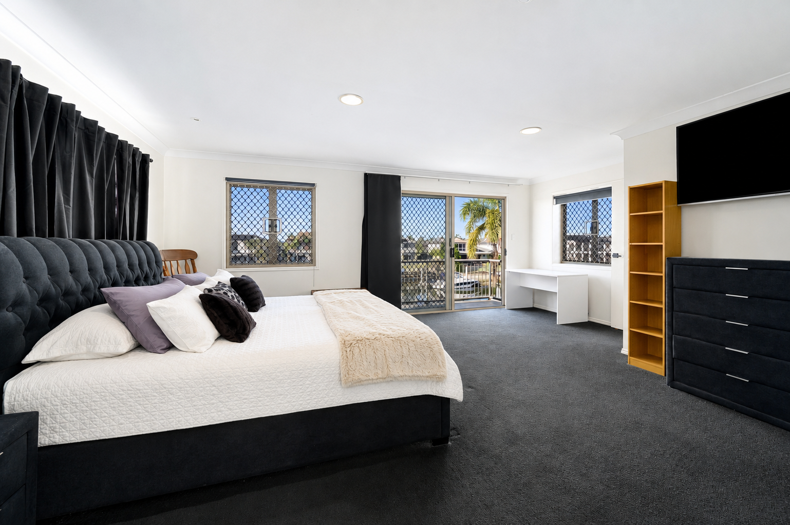 41 Seaspray Street — photo 10 of 30