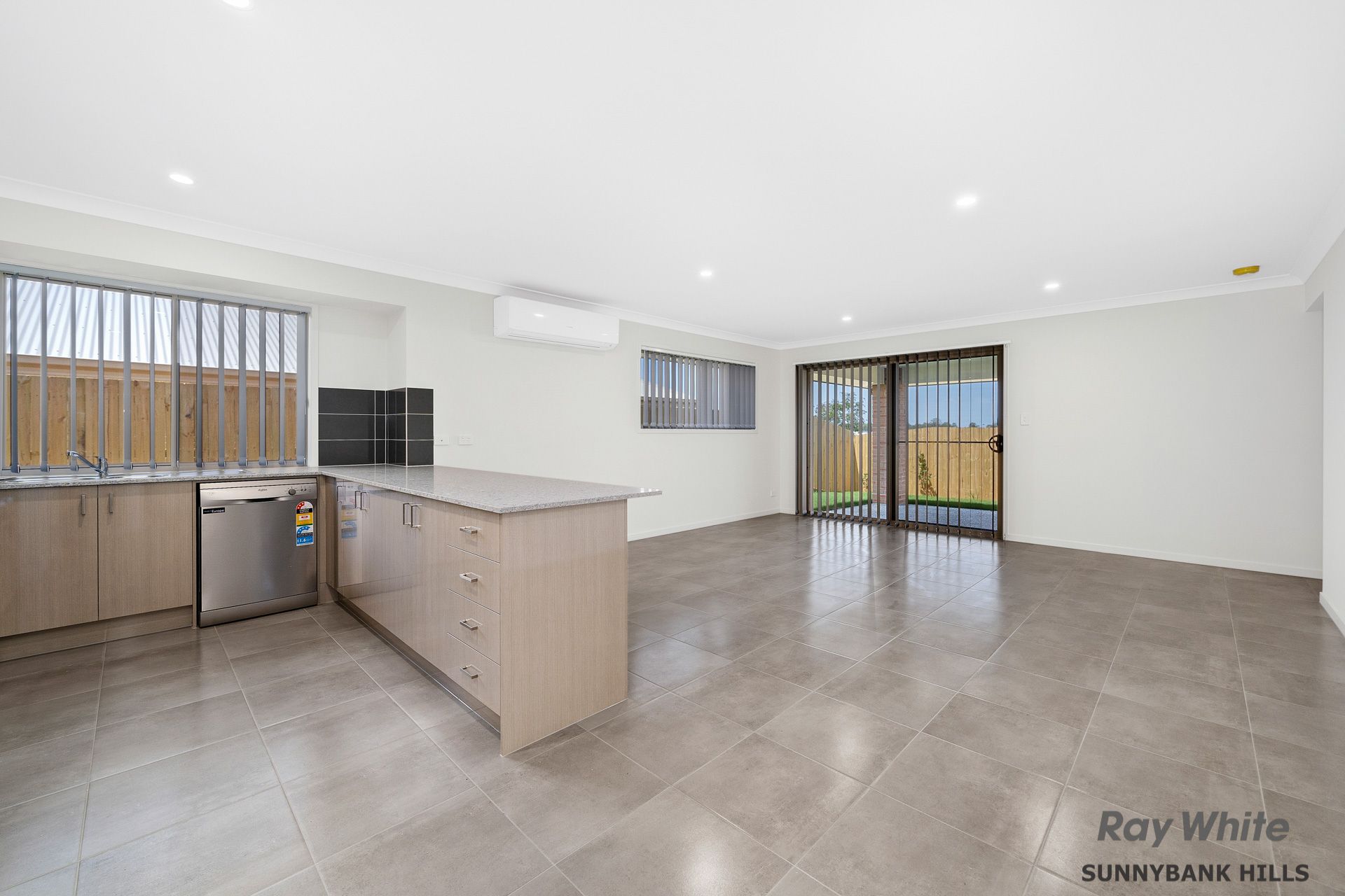 3 Ioannou Place — photo 7 of 10