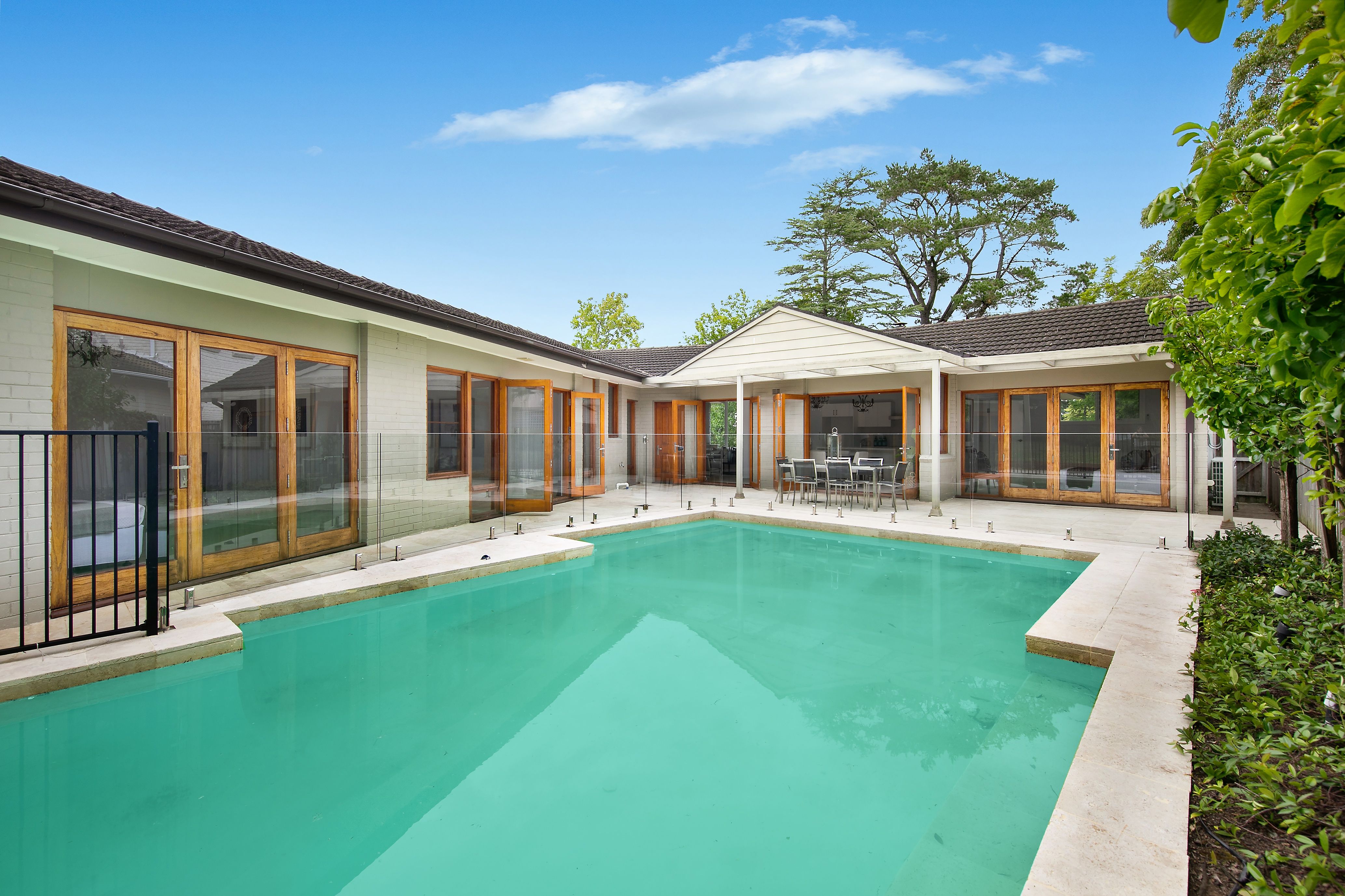 8 Barra Brui Crescent, St Ives NSW 2075
