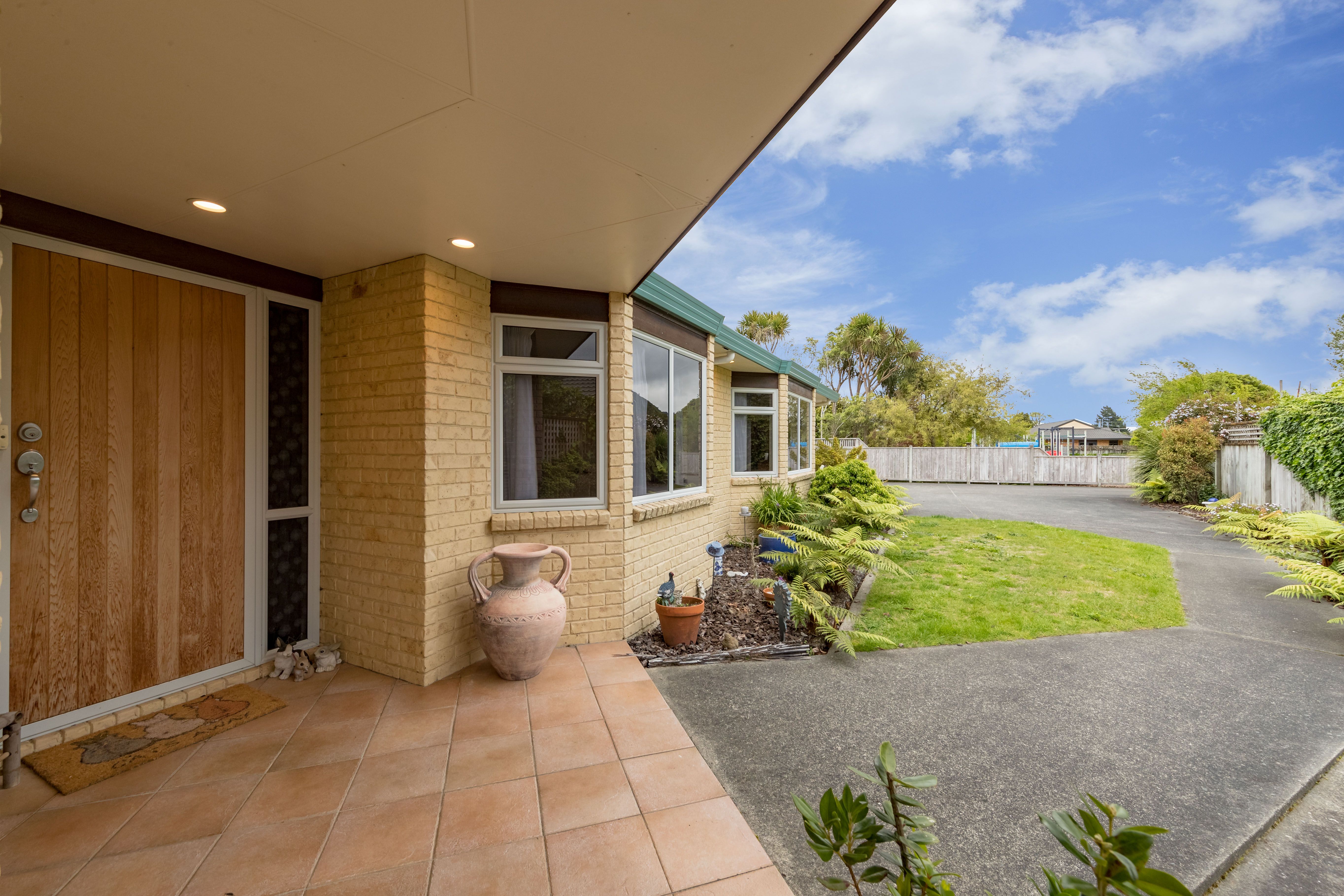 10 Mary Huse Grove, Manor Park, Lower Hutt City