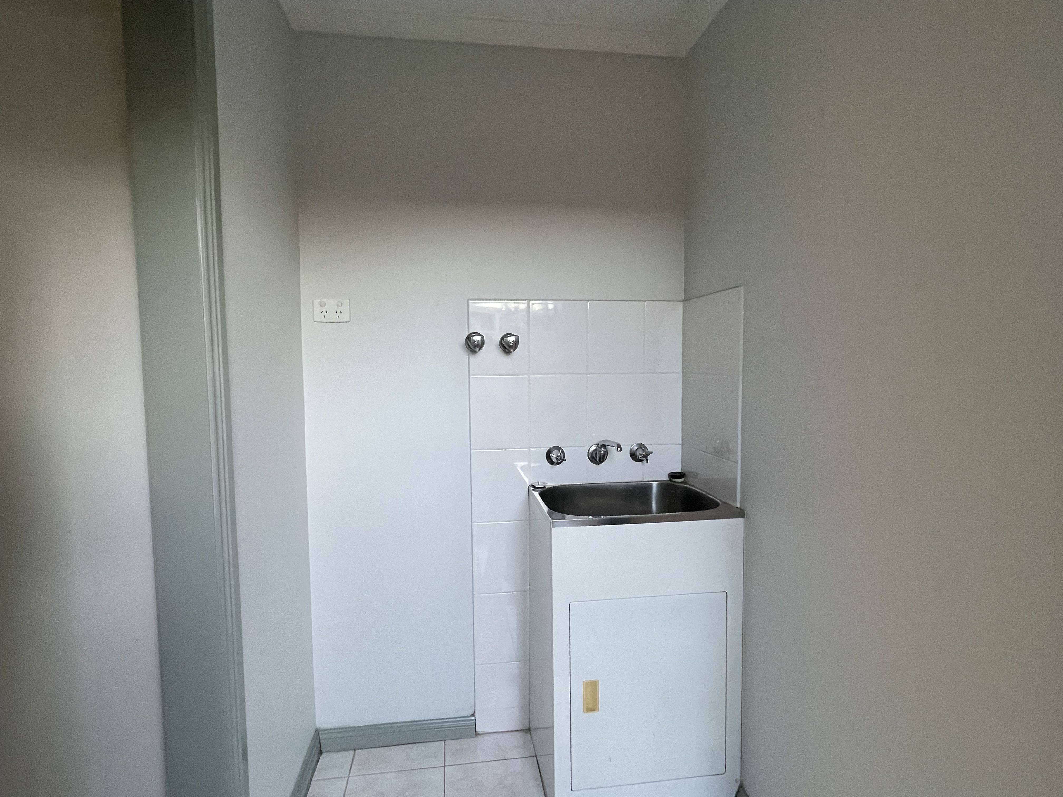1/16 Tonkin Avenue — photo 12 of 14