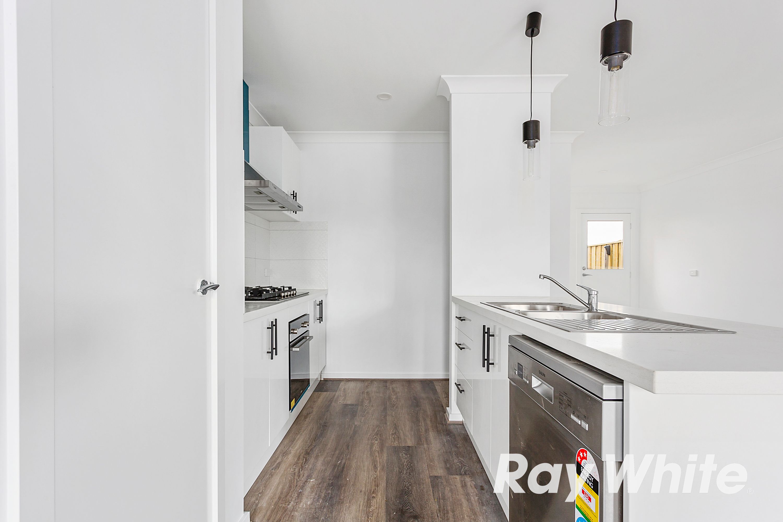 27 Station Street, Pakenham, VIC 3810