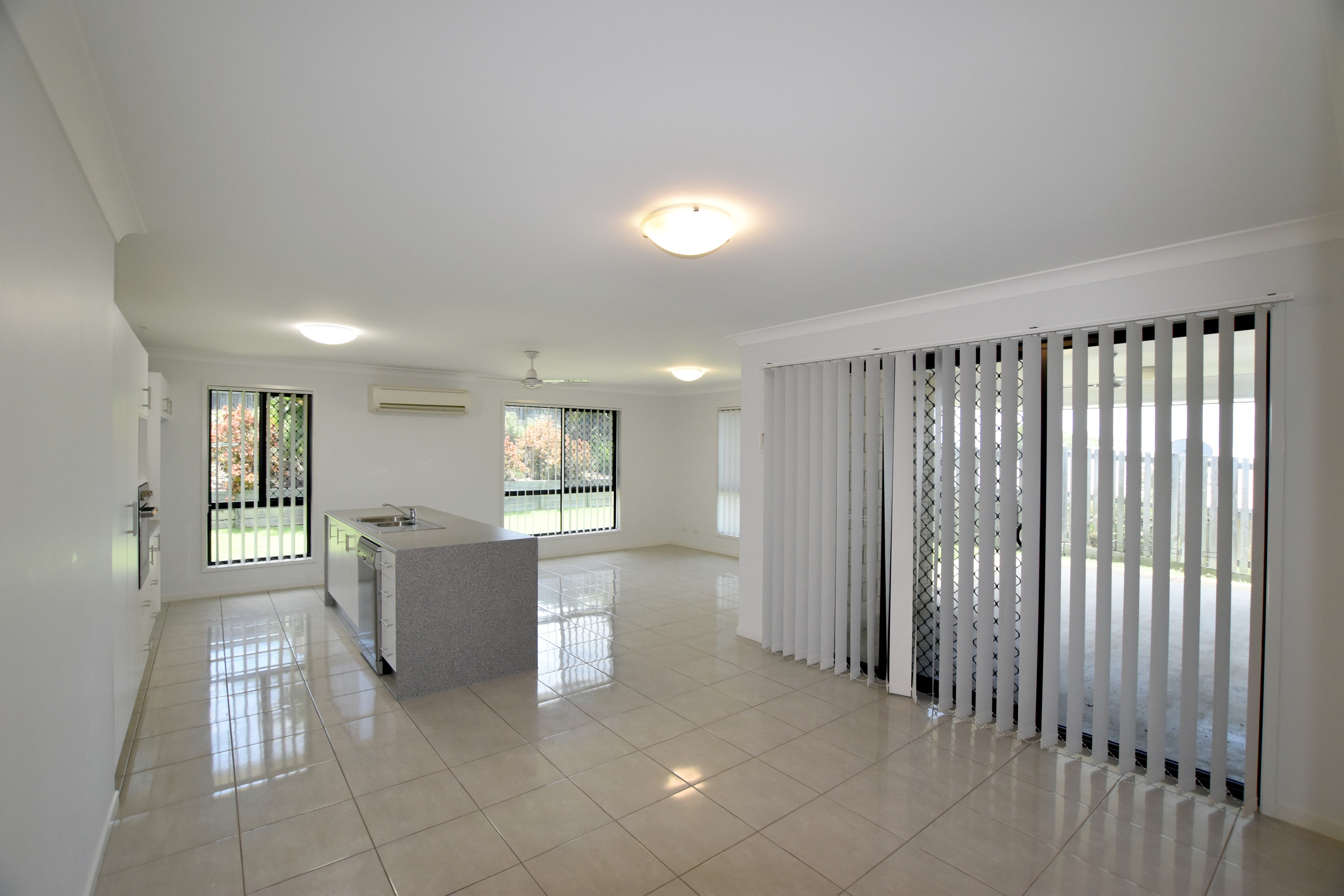 34 Liriope Drive, Kirkwood, QLD 4680