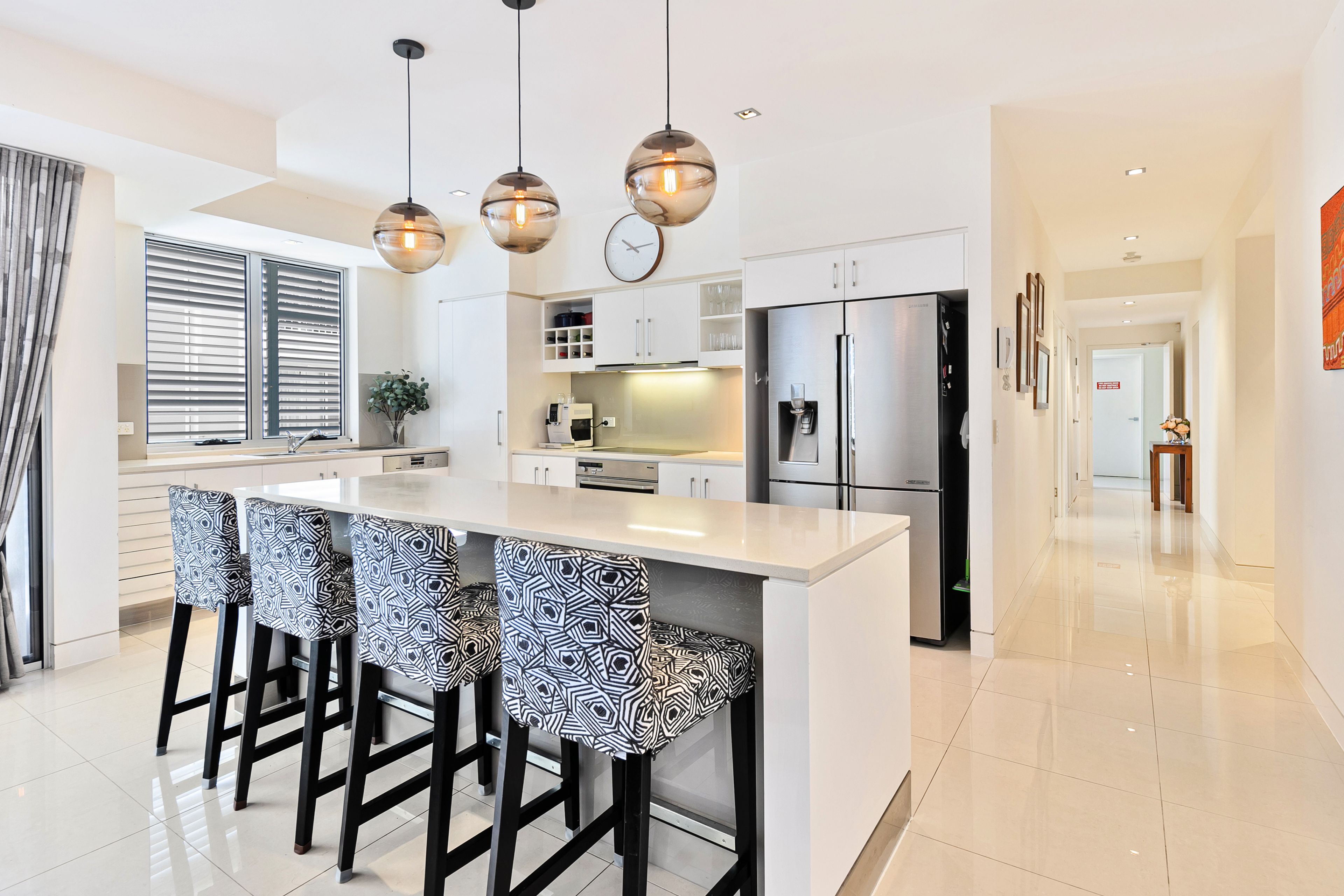 17 Anne Avenue, Broadbeach QLD 4218