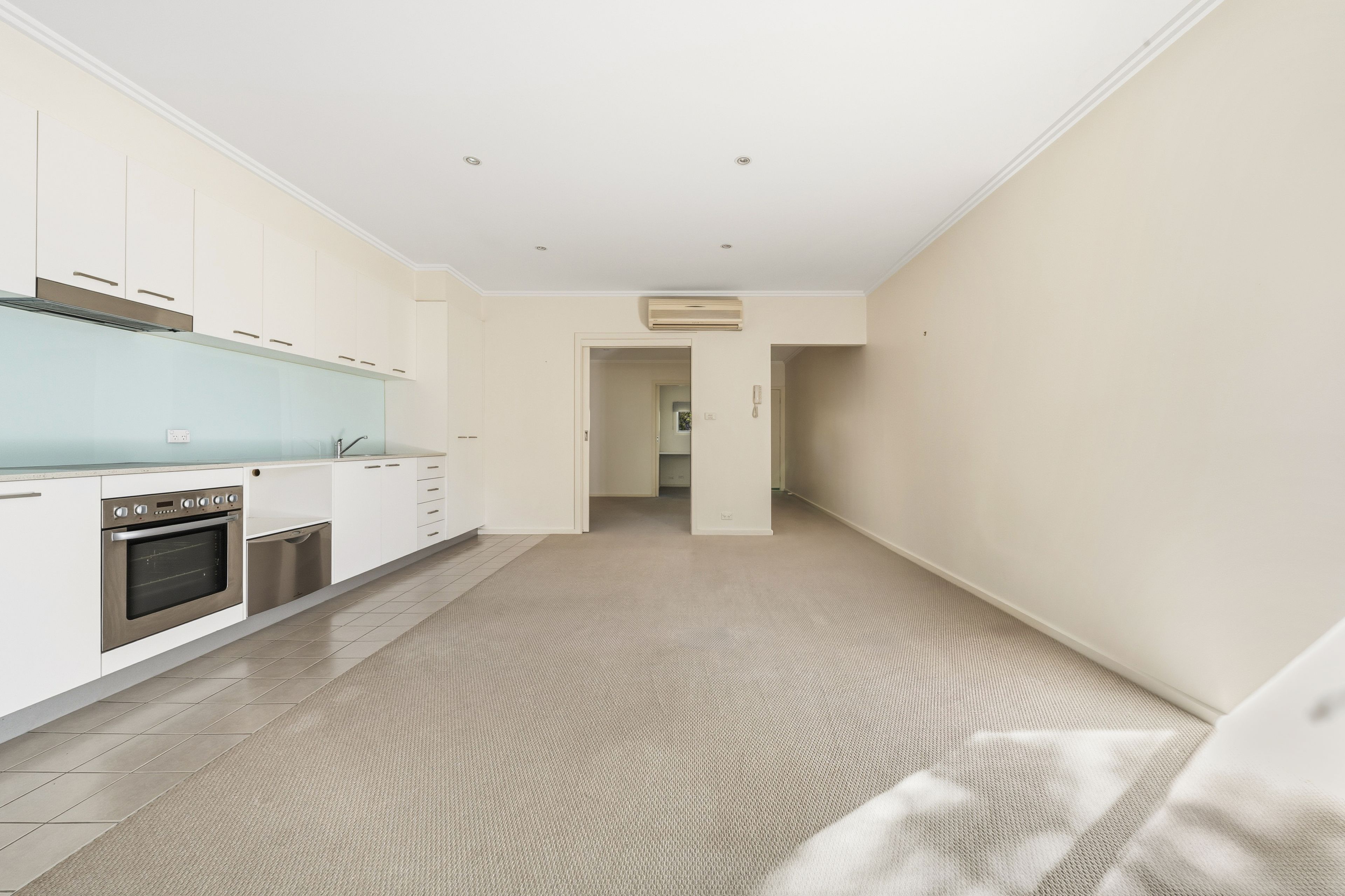 7/123 Lowanna Street — photo 8 of 14