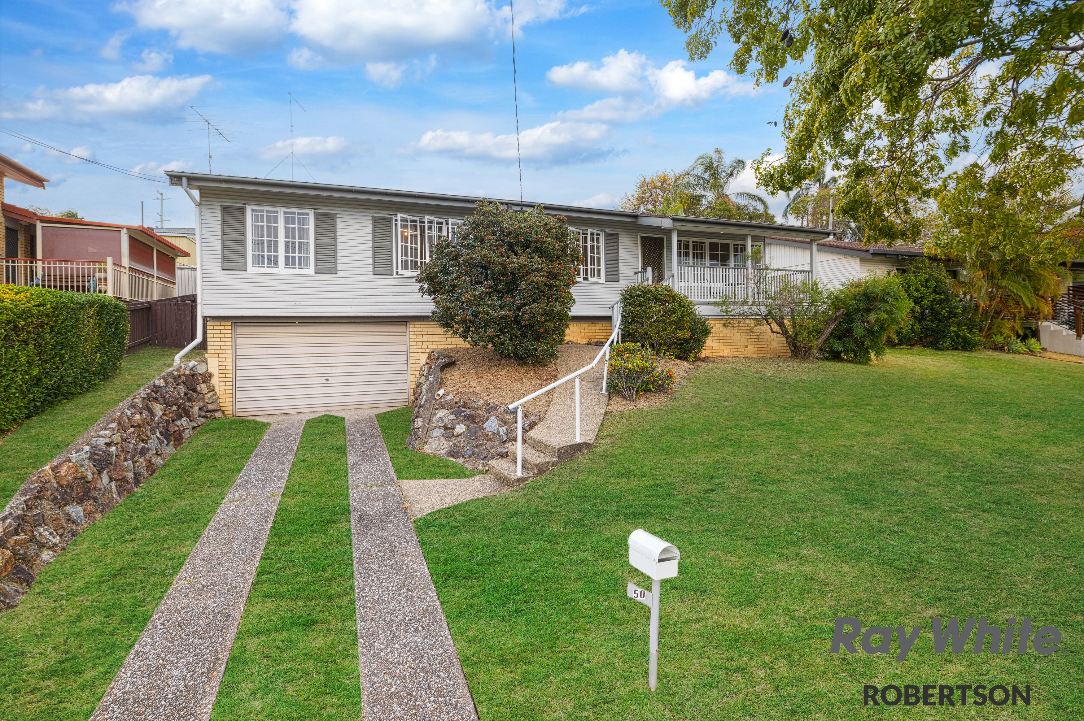 50 Valentia Street, Mansfield QLD 4122