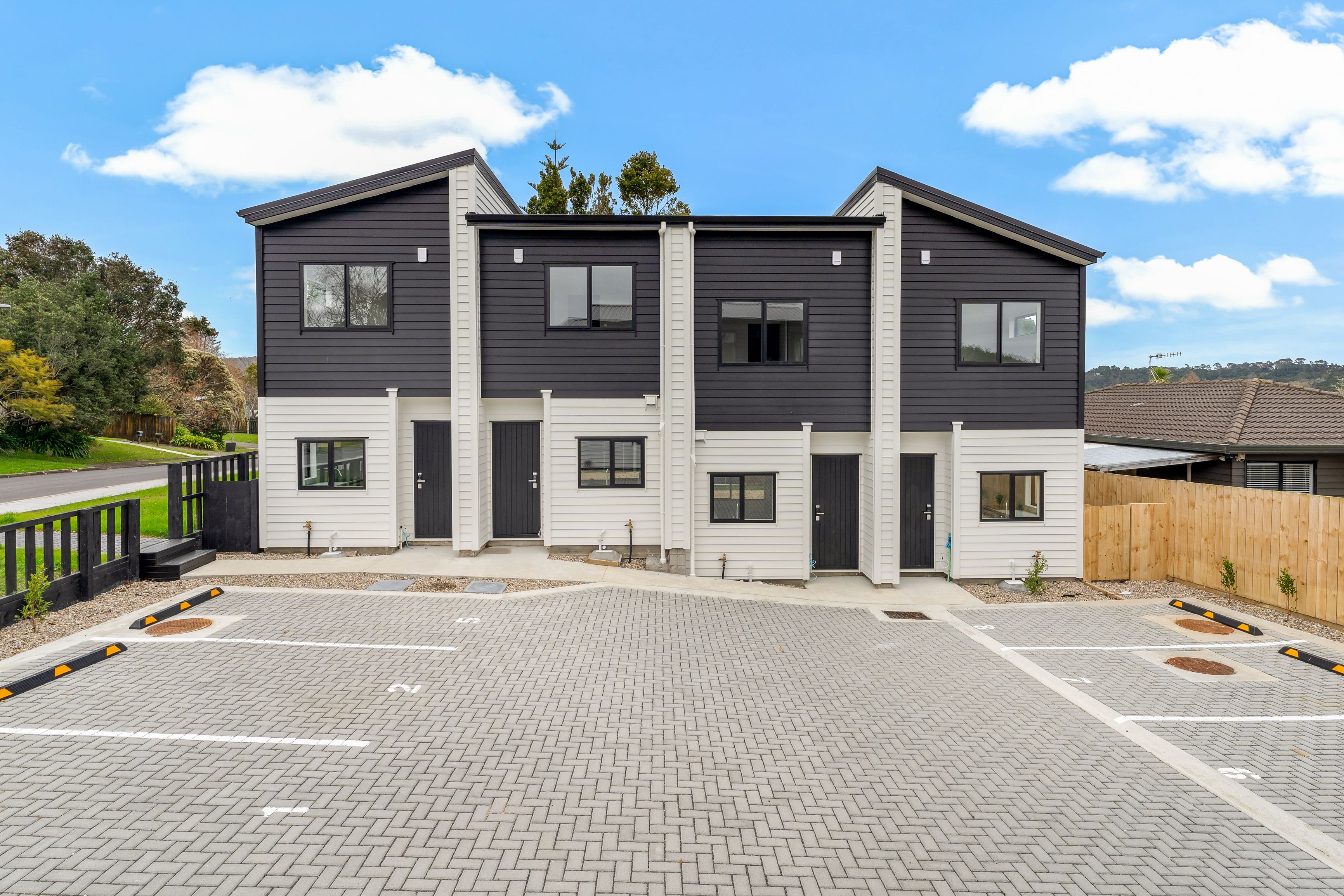 8/1 Kahikatea Place, Ranui, Waitakere City