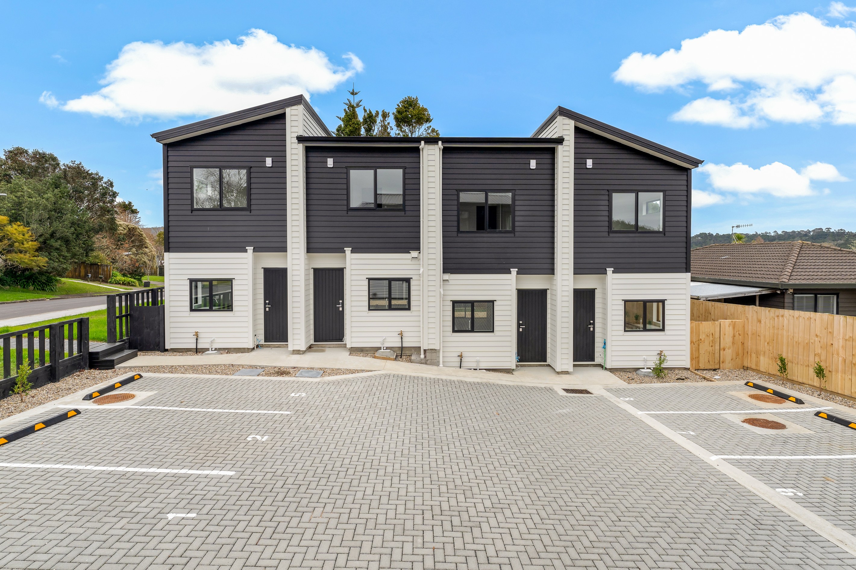 8/1 Kahikatea Place, Ranui, Waitakere City