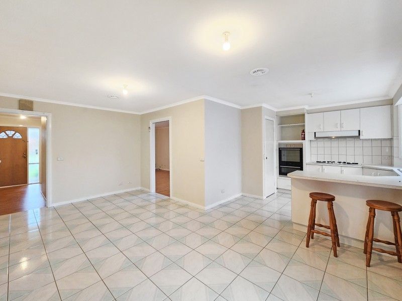 25 Coolabah Crescent — photo 3 of 15