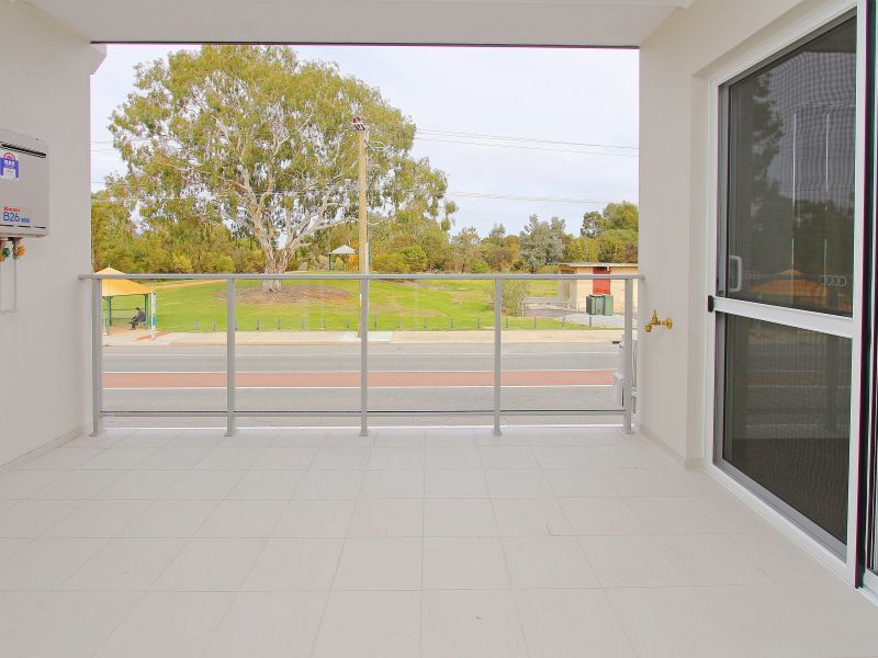 4/2 Wallace Street, Belmont, WA 6104