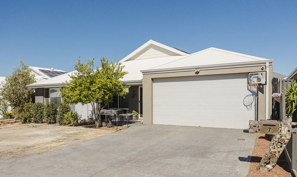 7 Shimmer Chase, Eglinton, WA 6034
