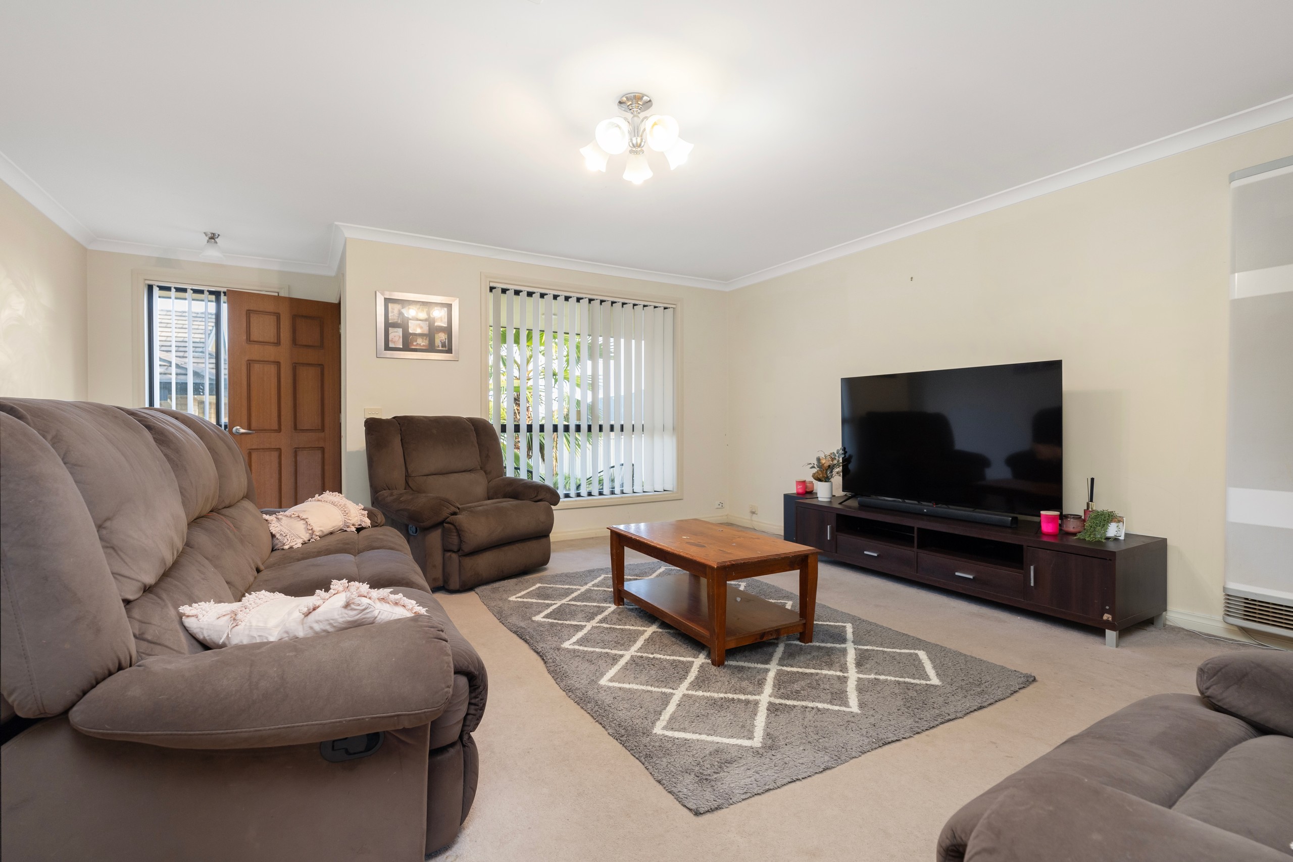 1-2/24 Dillagar Place, Springdale Heights, NSW 2641