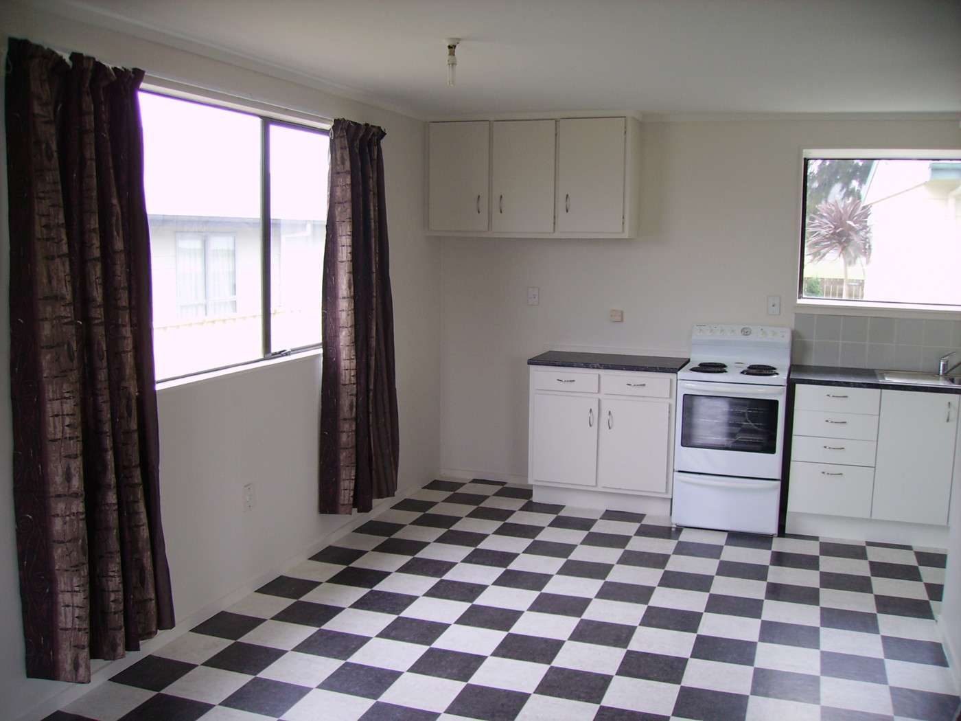 86 Kahikatea Drive photo 1